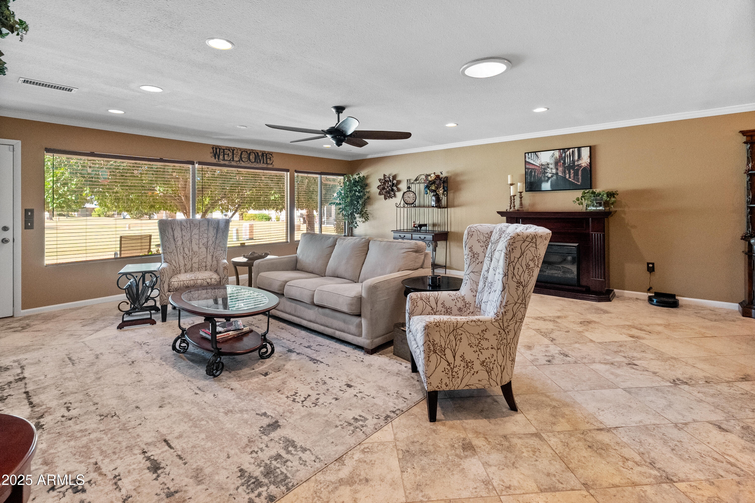10229 W BOLIVAR Drive