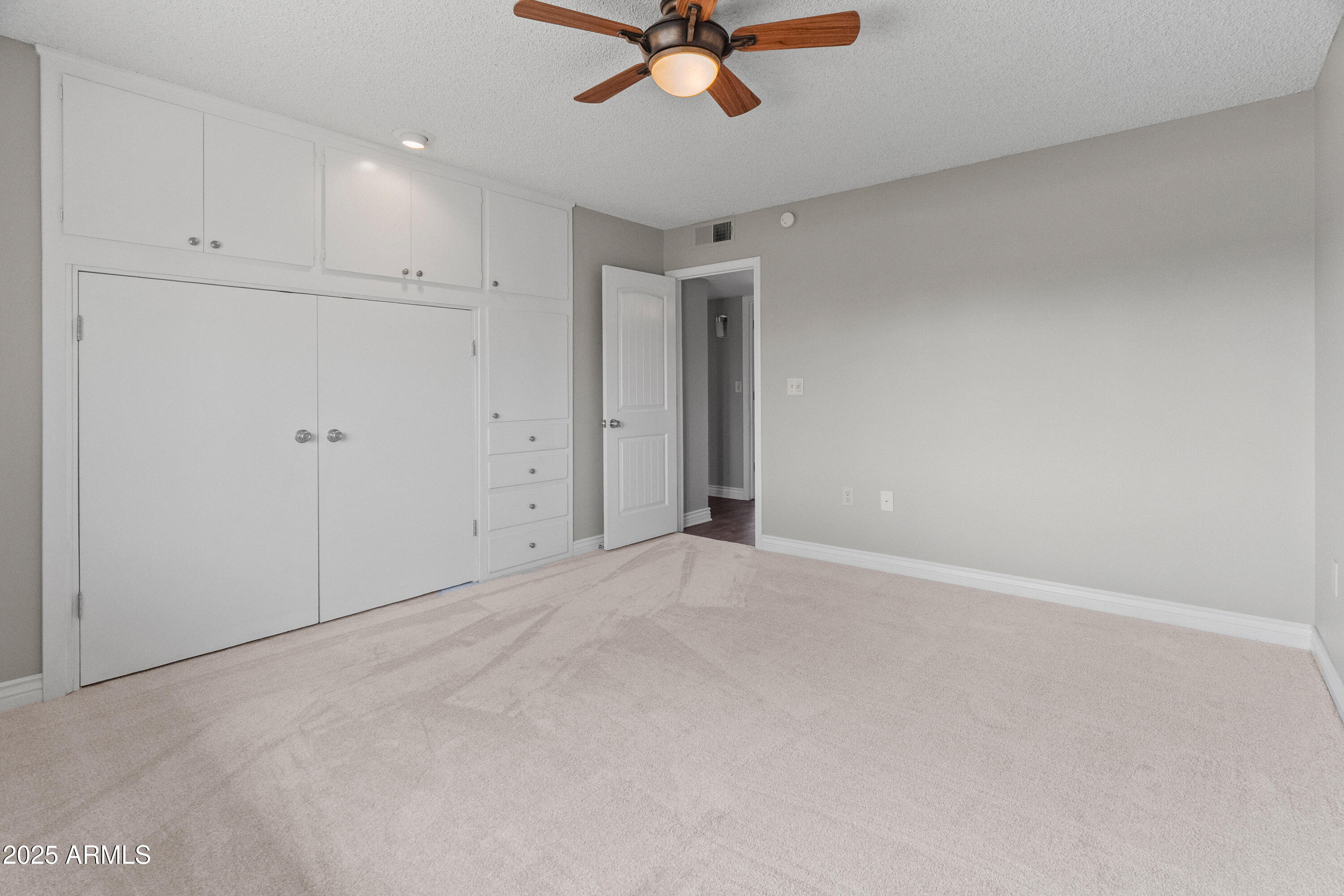 10116 W BOLIVAR Drive