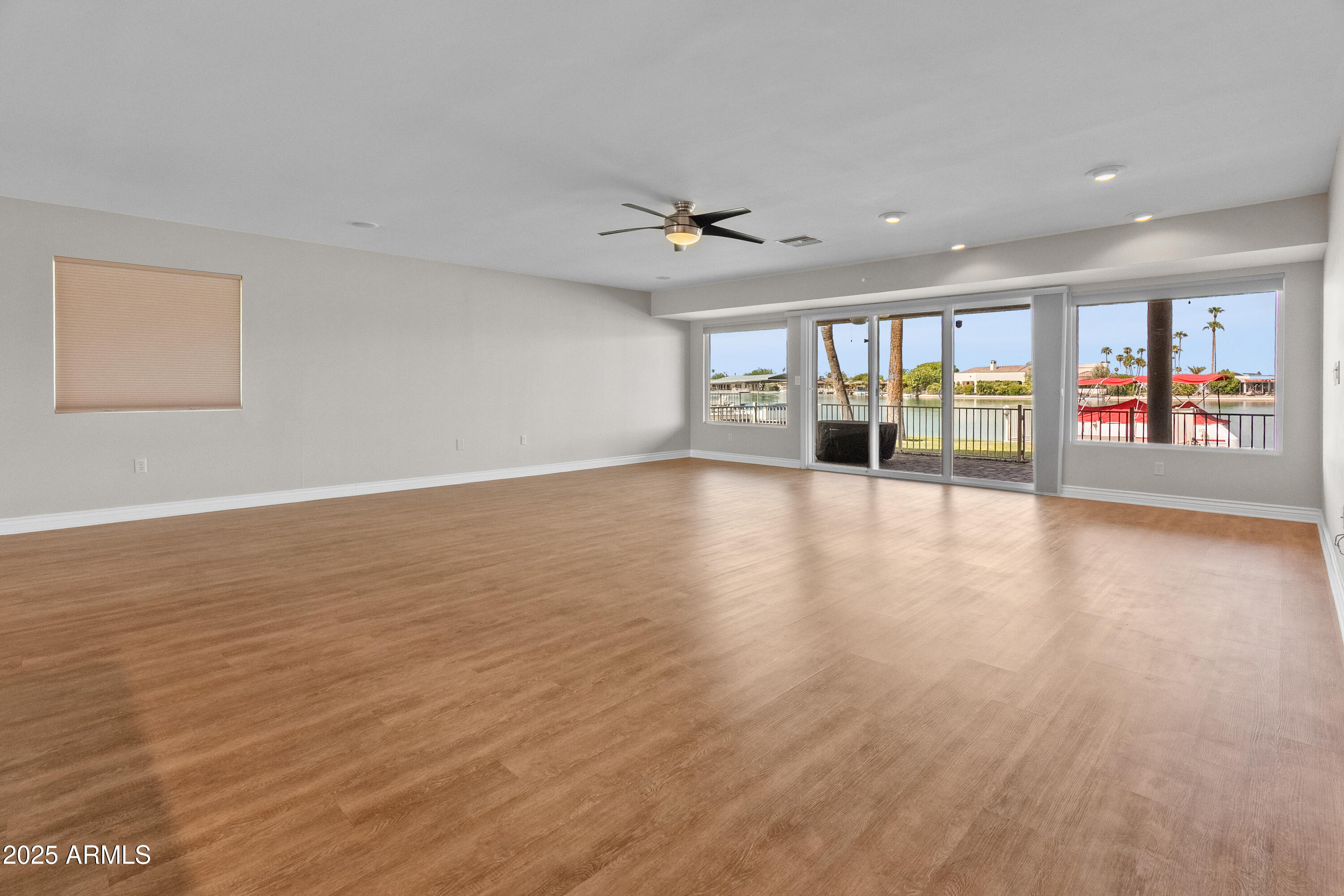 10116 W BOLIVAR Drive