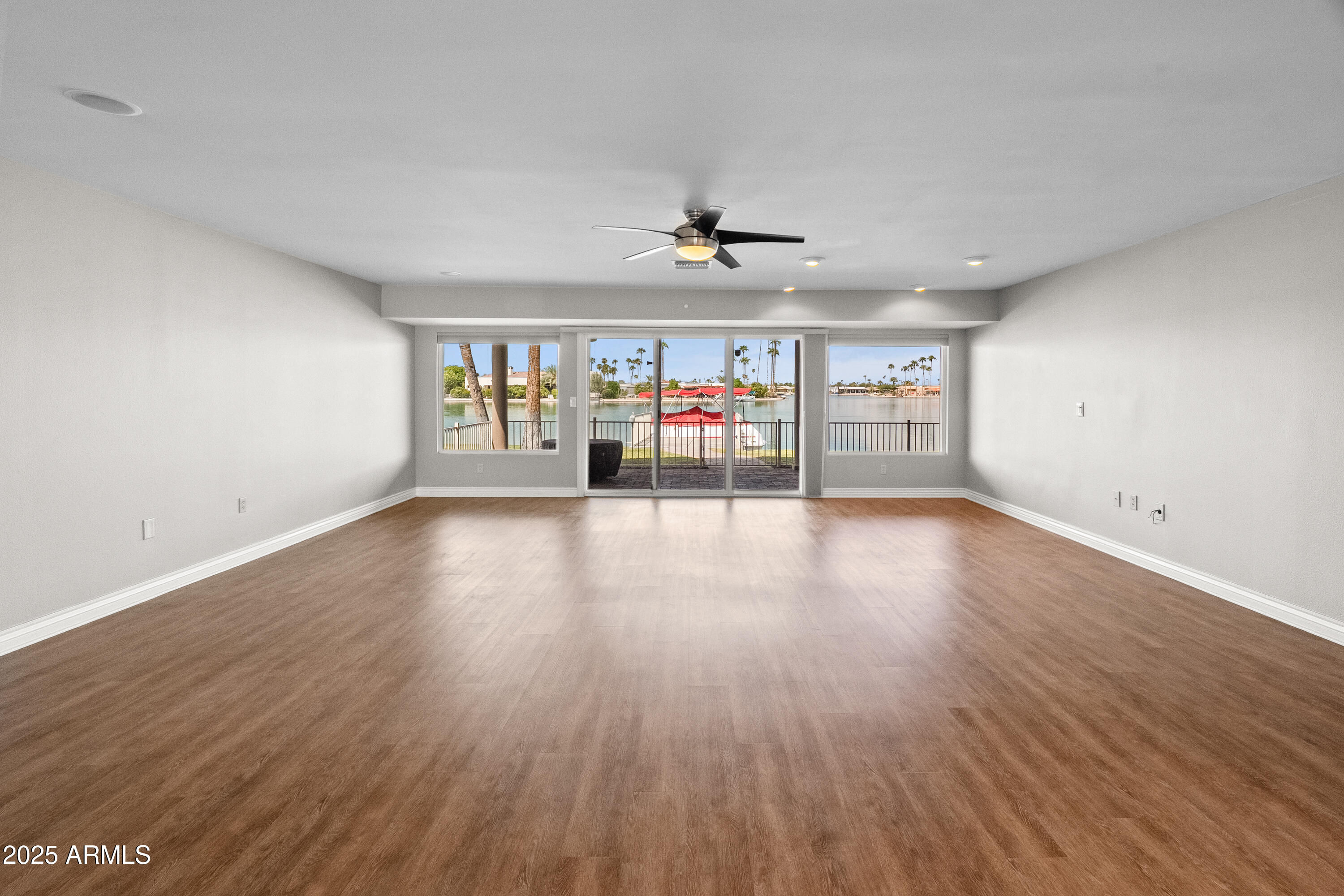 10116 W BOLIVAR Drive