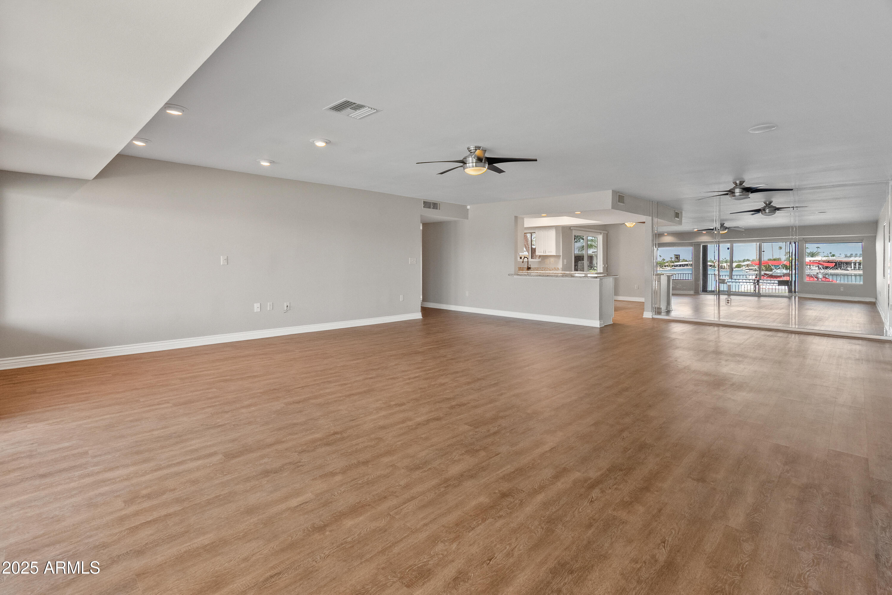 10116 W BOLIVAR Drive