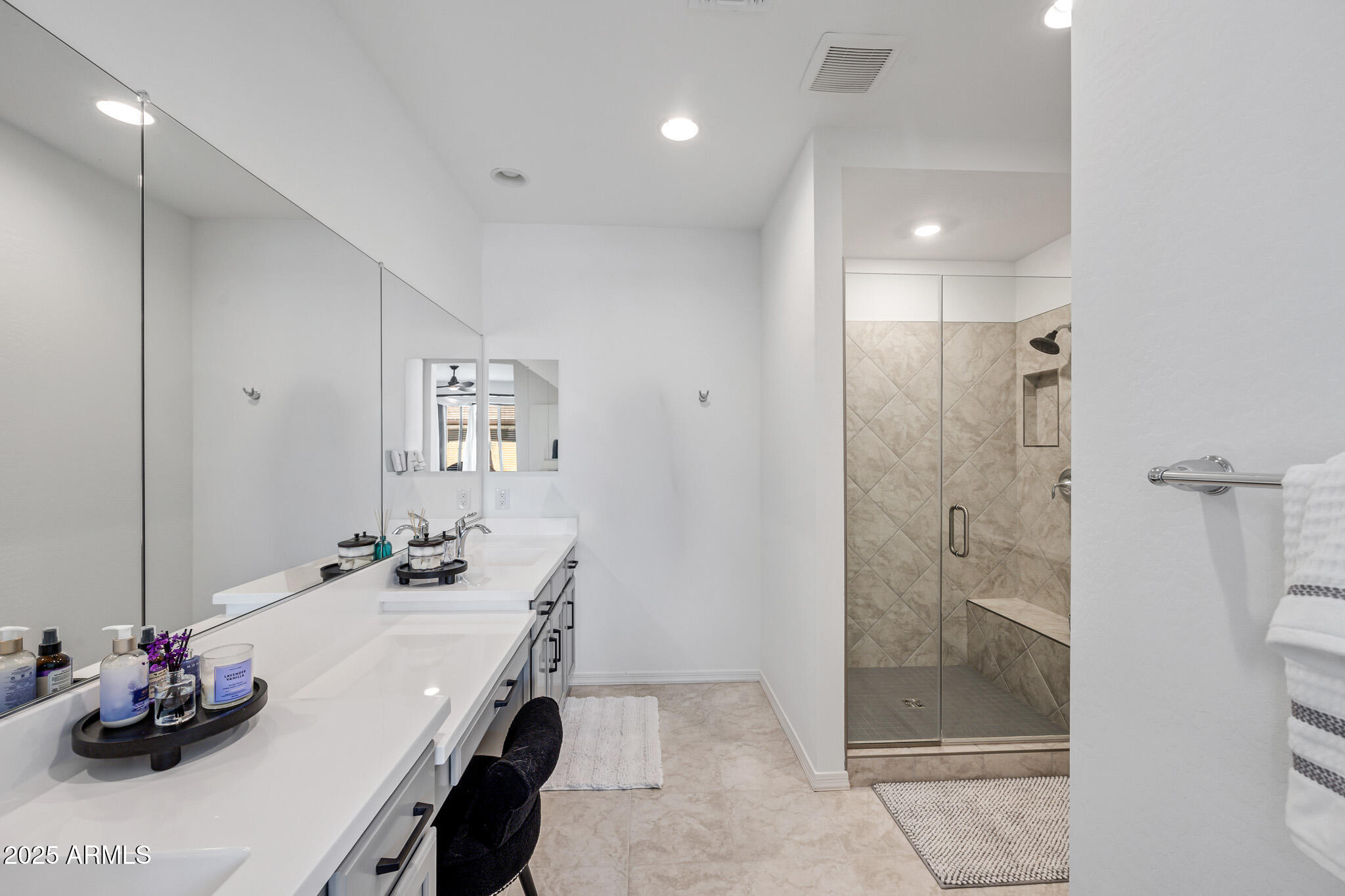 1304 W Desert Hills Drive