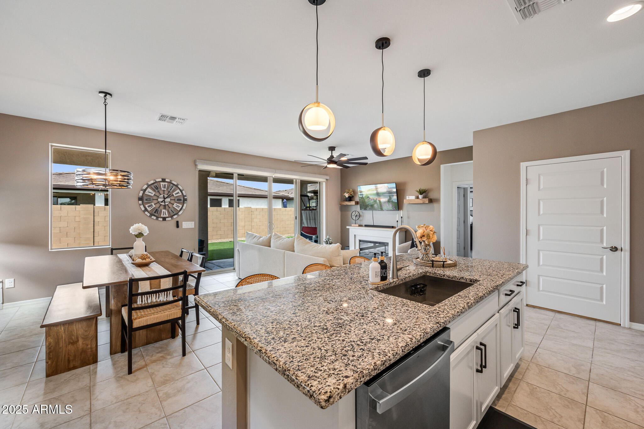 1304 W Desert Hills Drive