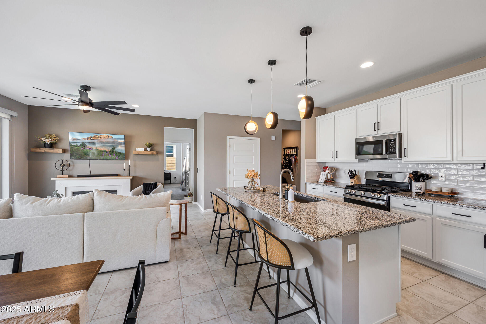 1304 W Desert Hills Drive