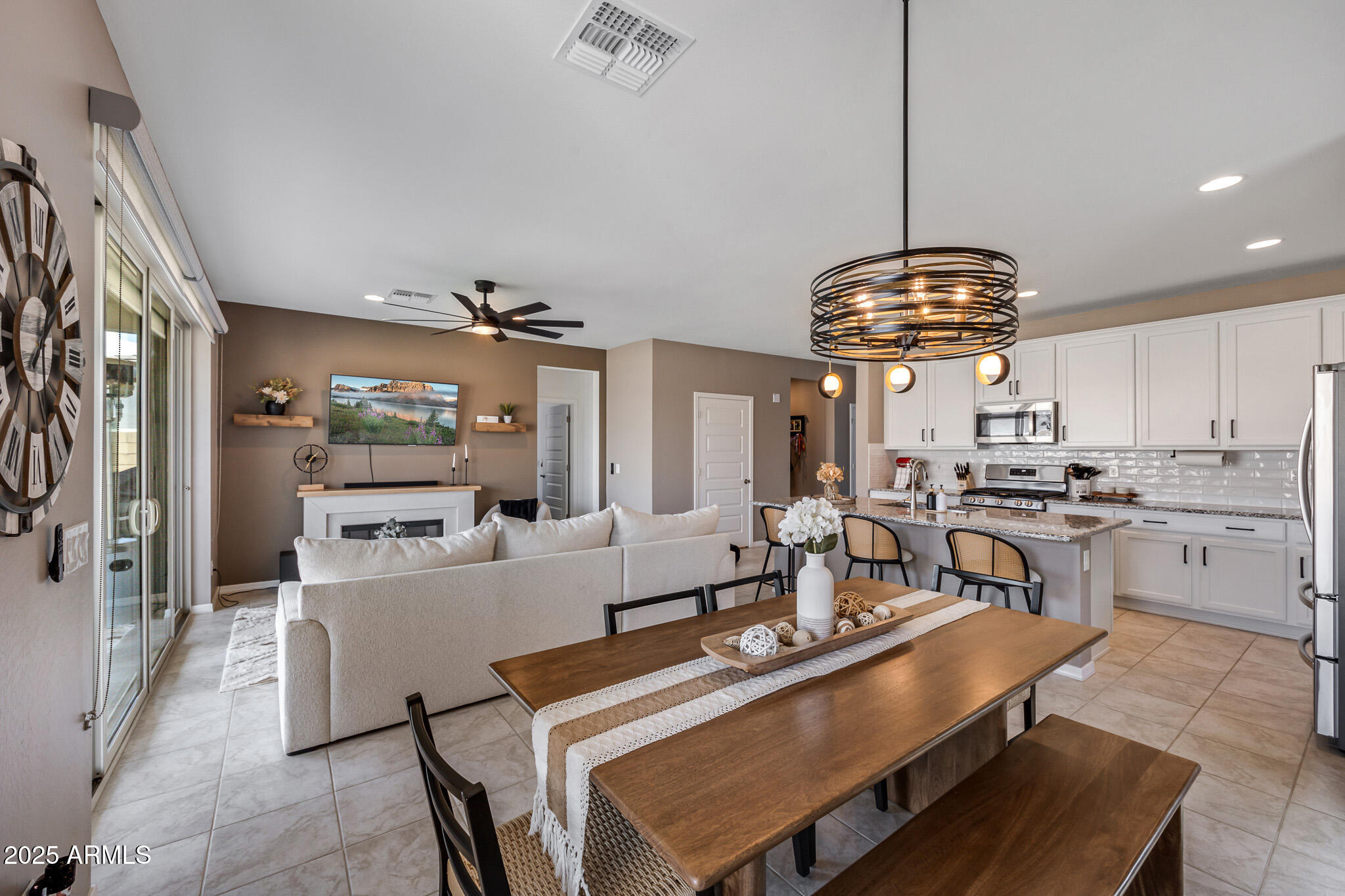 1304 W Desert Hills Drive