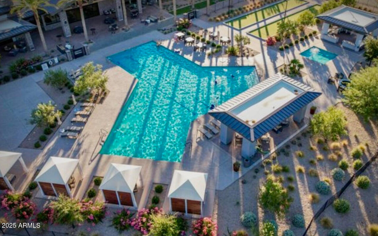 1304 W Desert Hills Drive