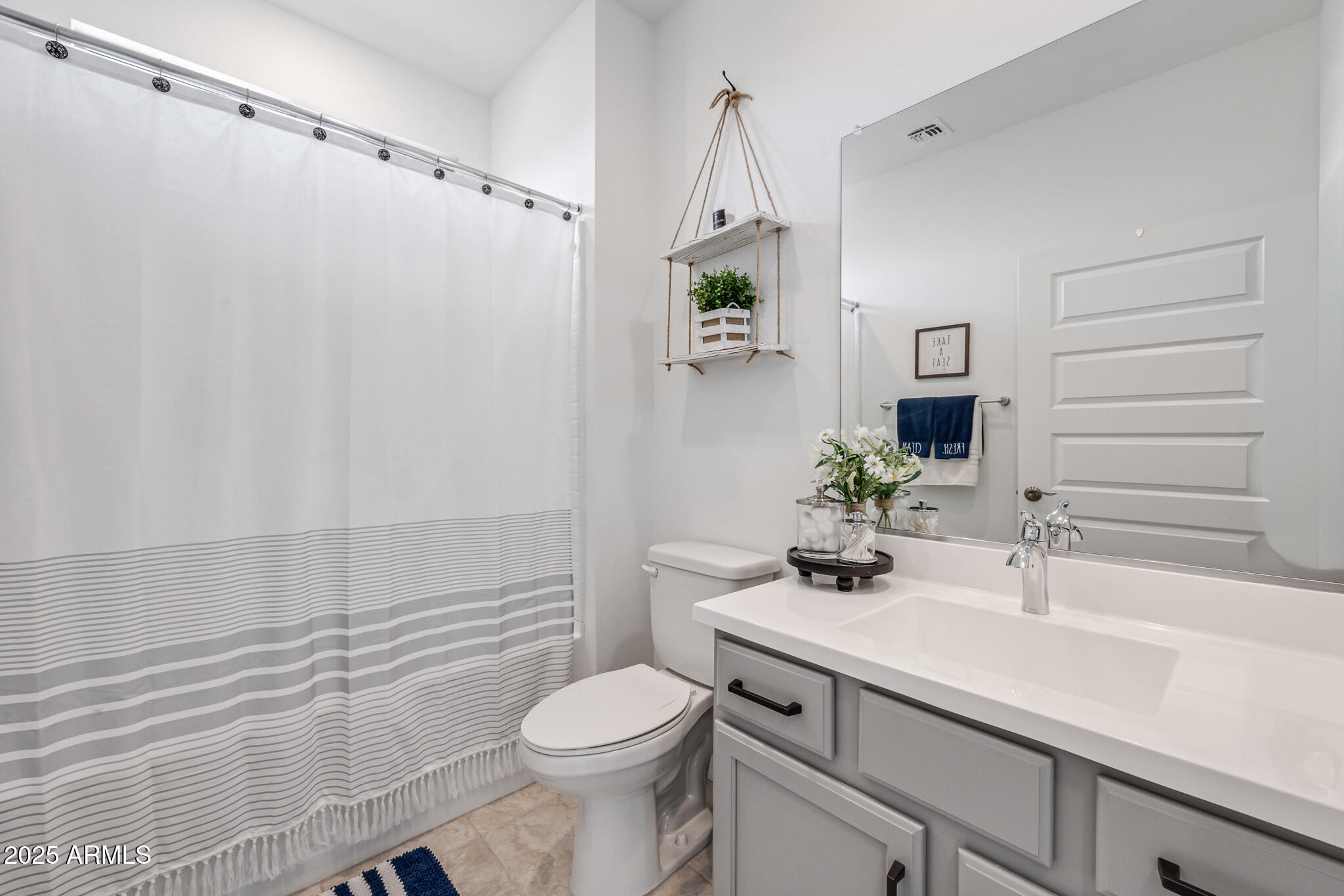 1304 W Desert Hills Drive