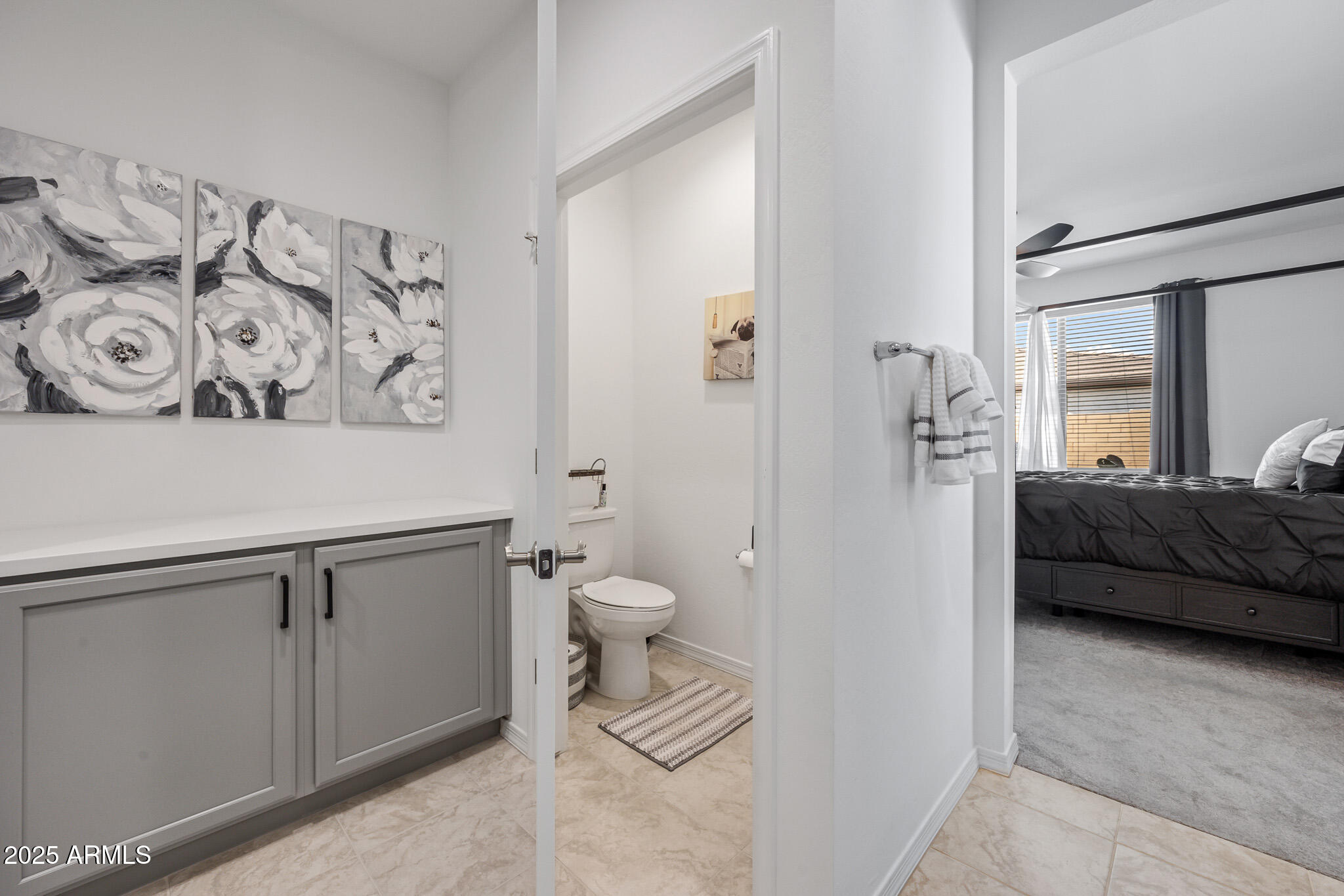 1304 W Desert Hills Drive