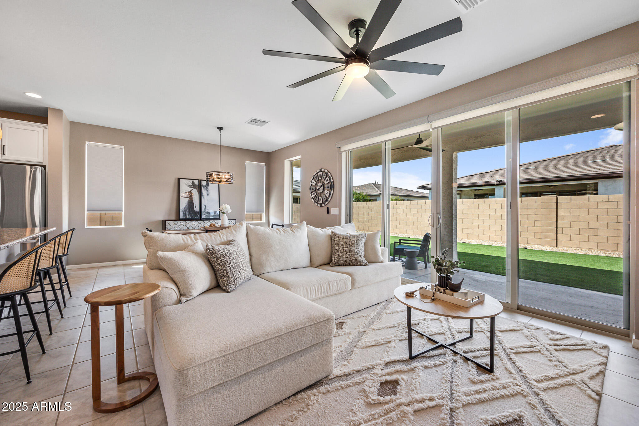 1304 W Desert Hills Drive