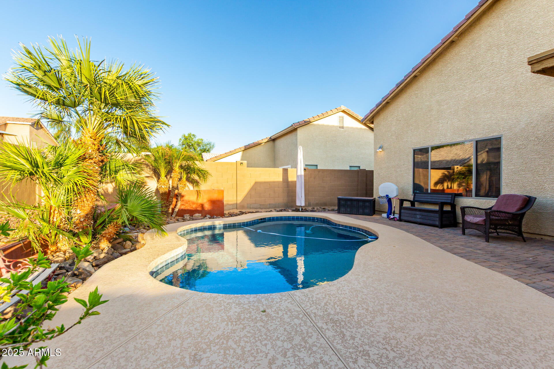 24844 W HUNTINGTON Drive