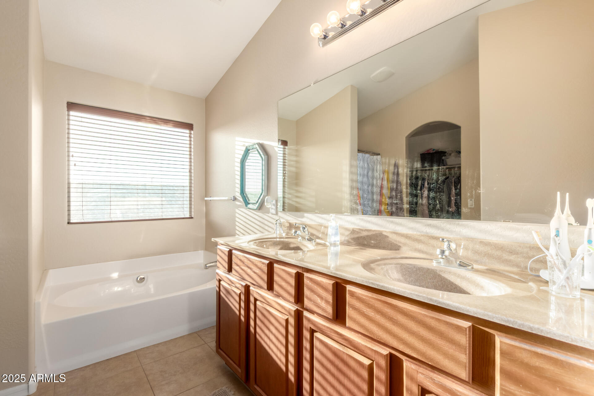 24844 W HUNTINGTON Drive