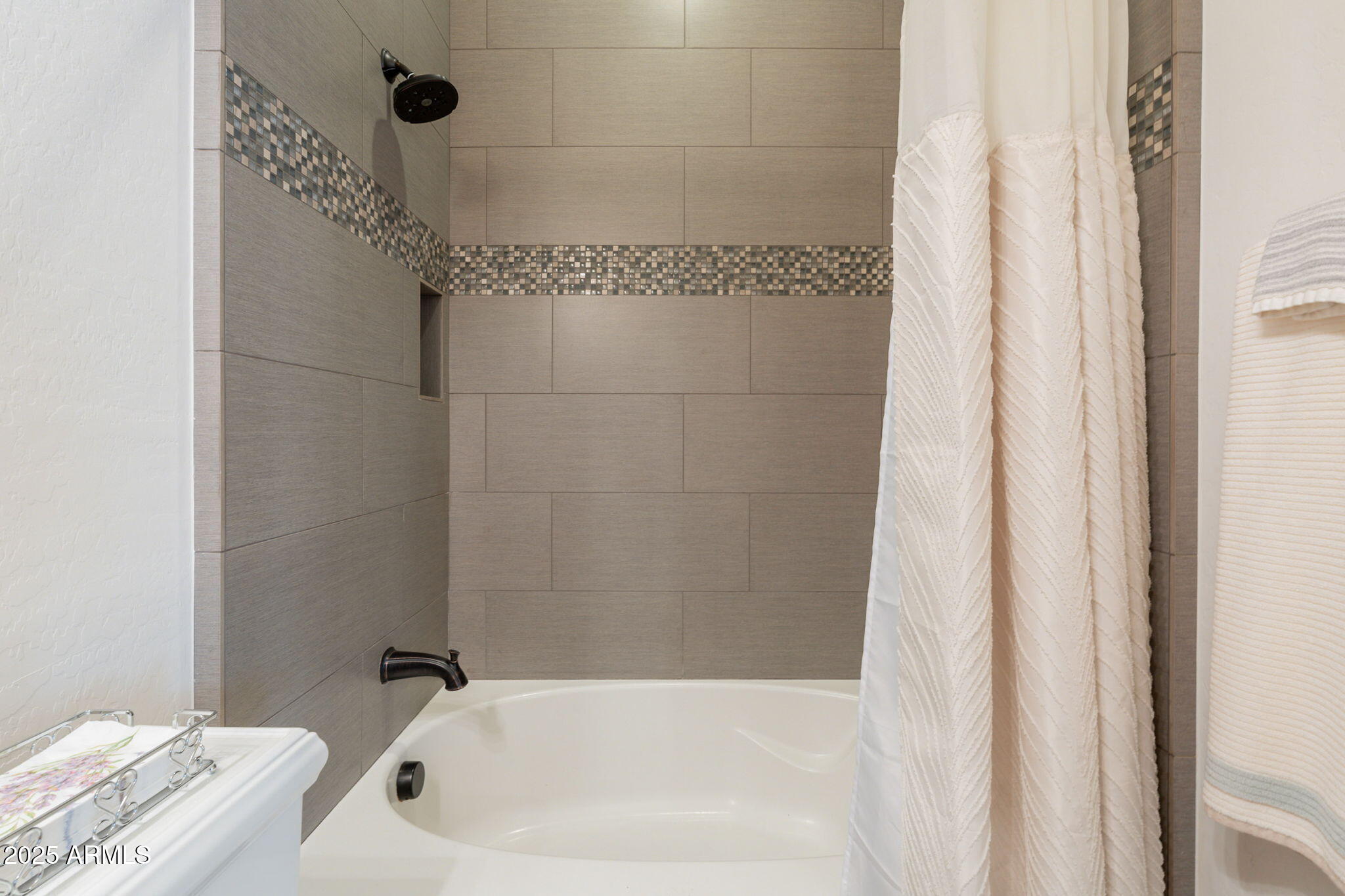 1275 E VERDE Boulevard