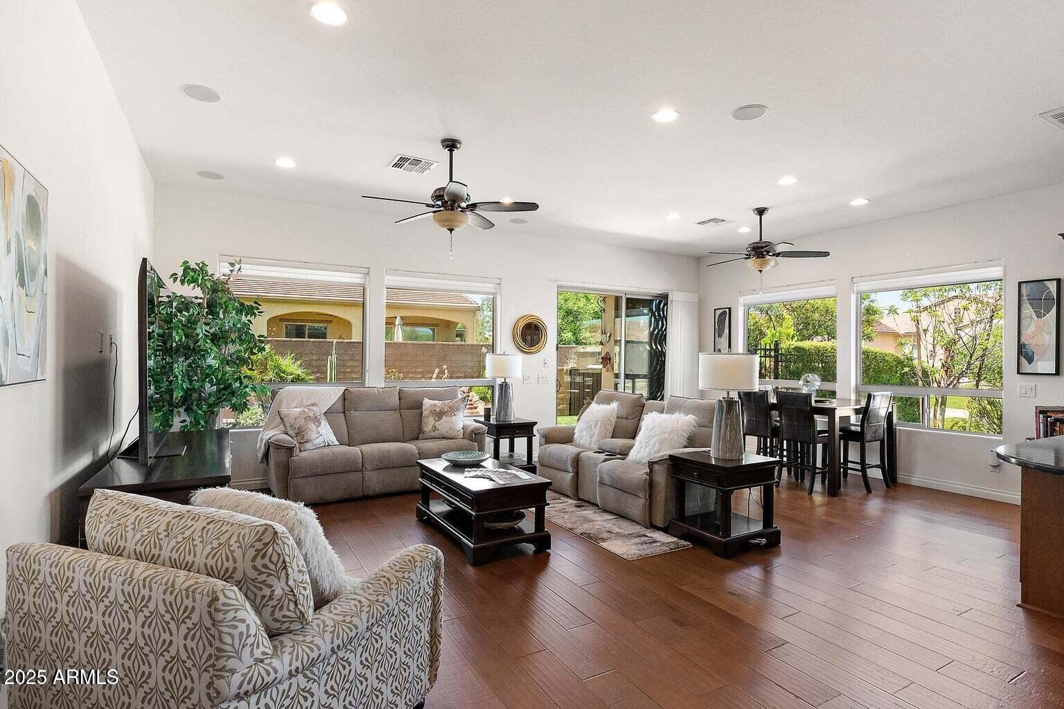 1275 E VERDE Boulevard