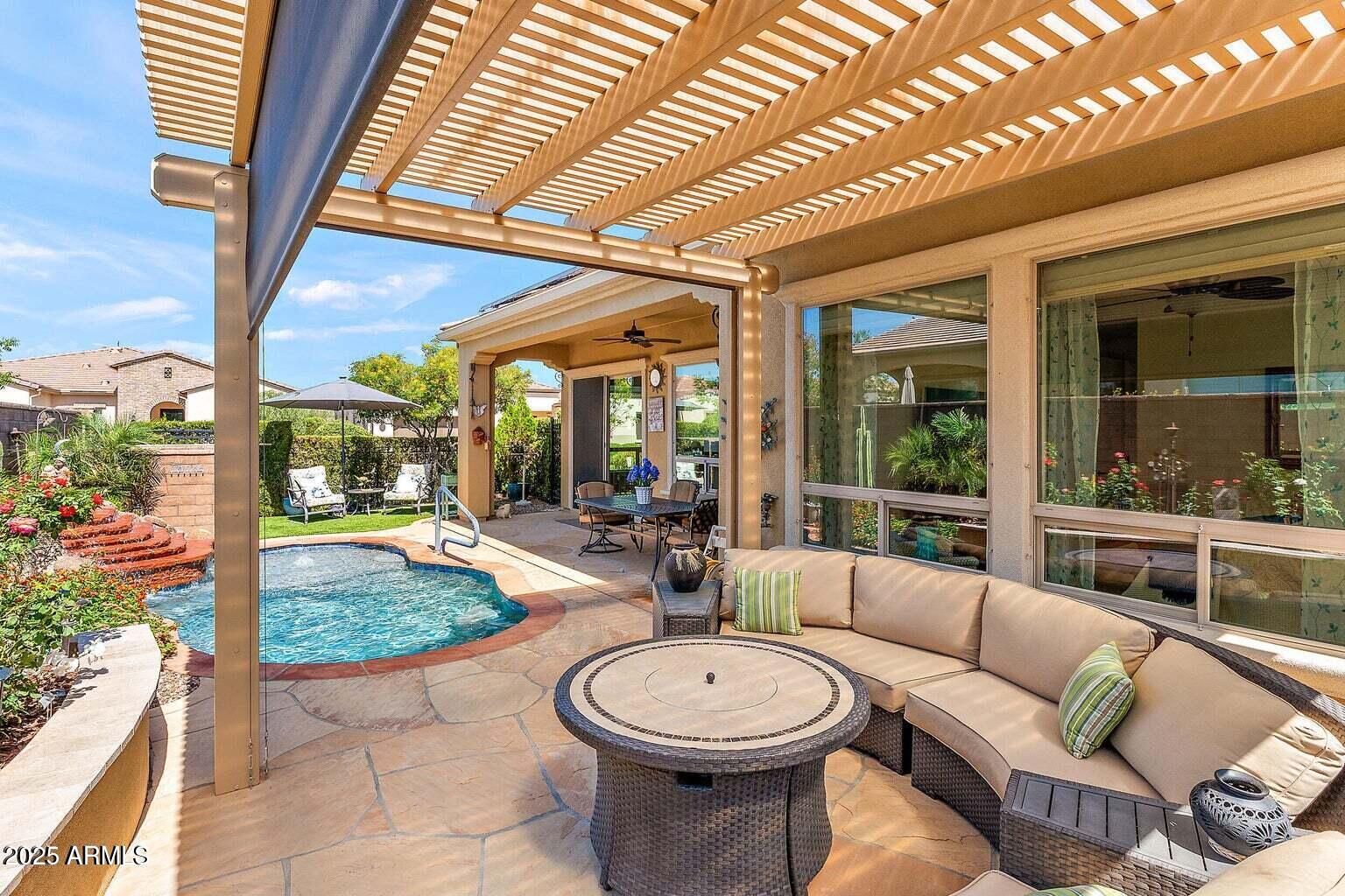 1275 E VERDE Boulevard