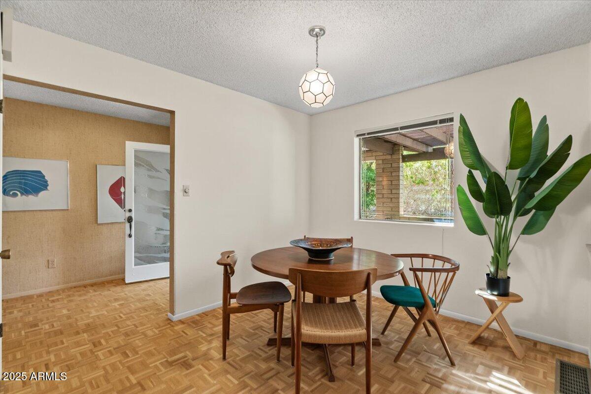 5410 E VERNON Avenue