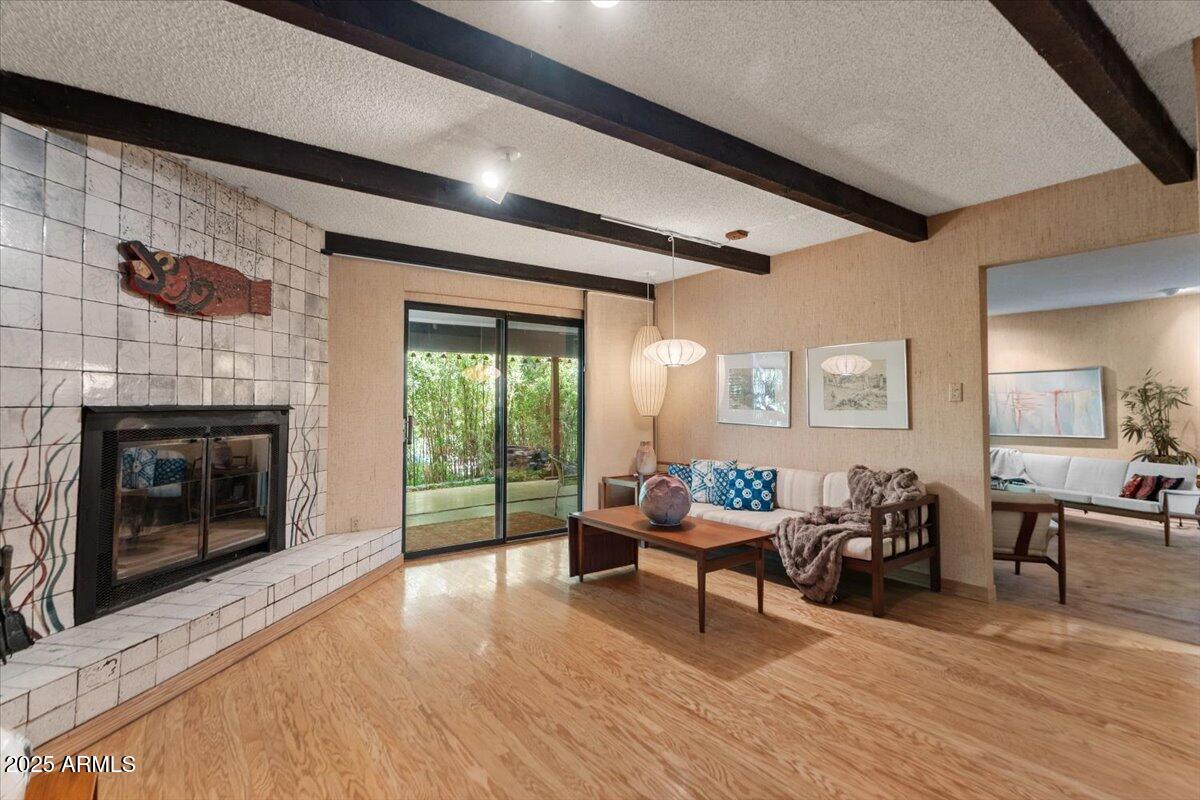 5410 E VERNON Avenue