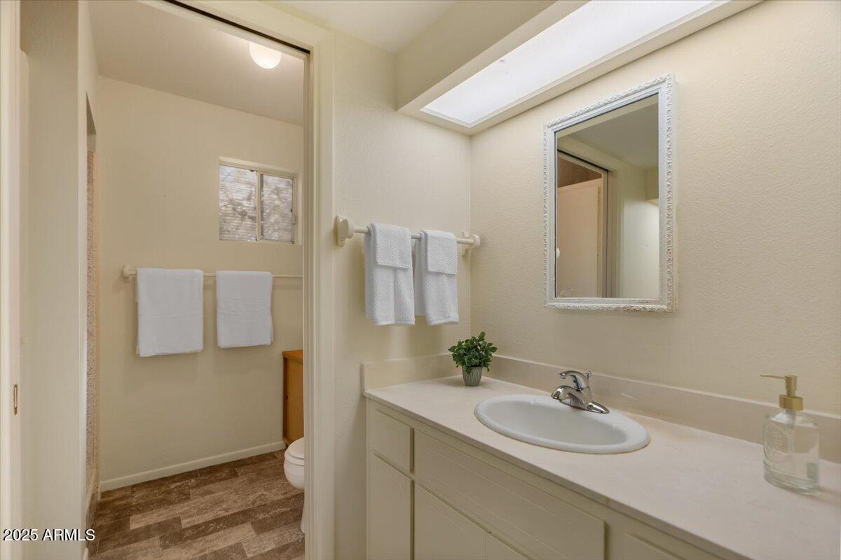 5410 E VERNON Avenue