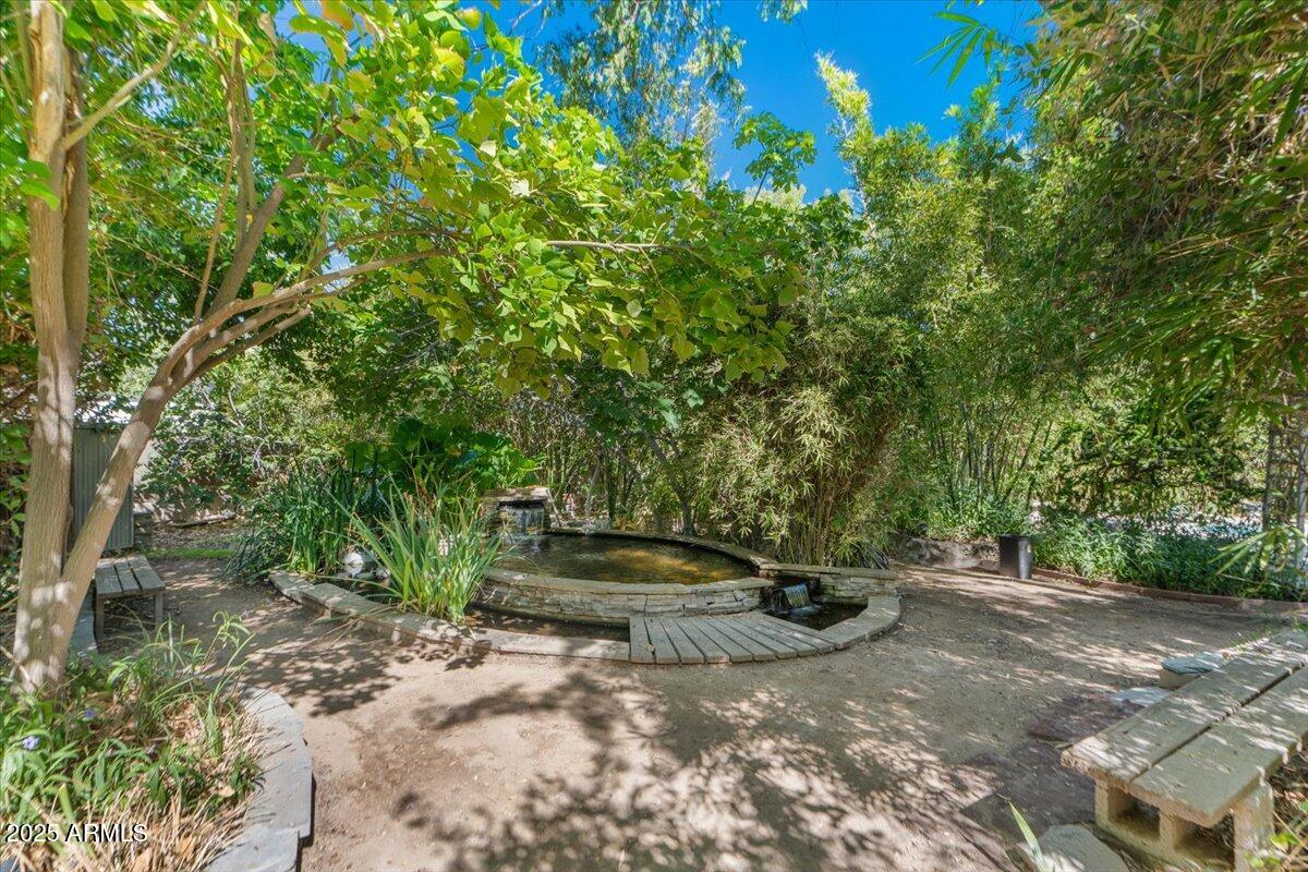 5410 E VERNON Avenue