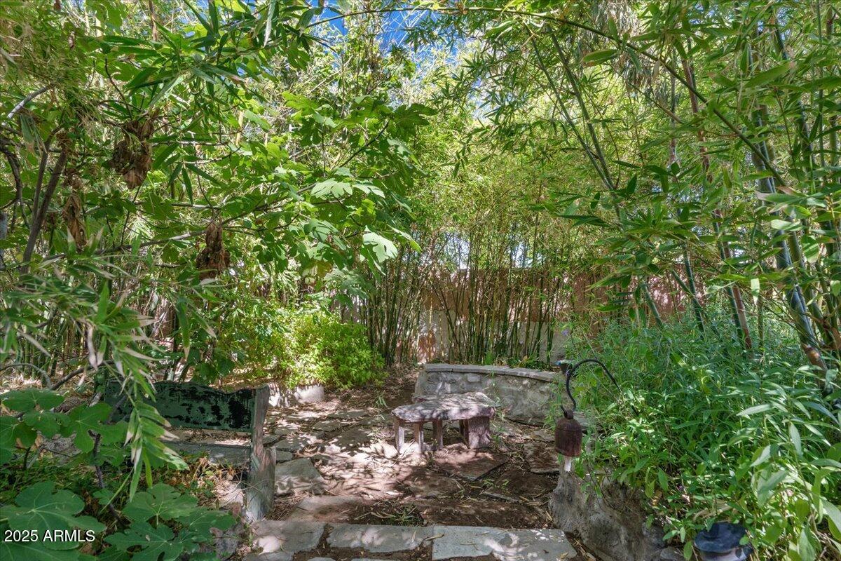 5410 E VERNON Avenue