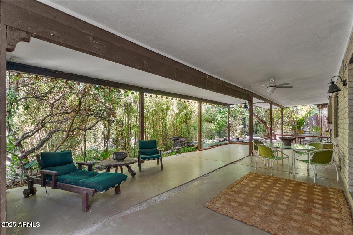 5410 E VERNON Avenue