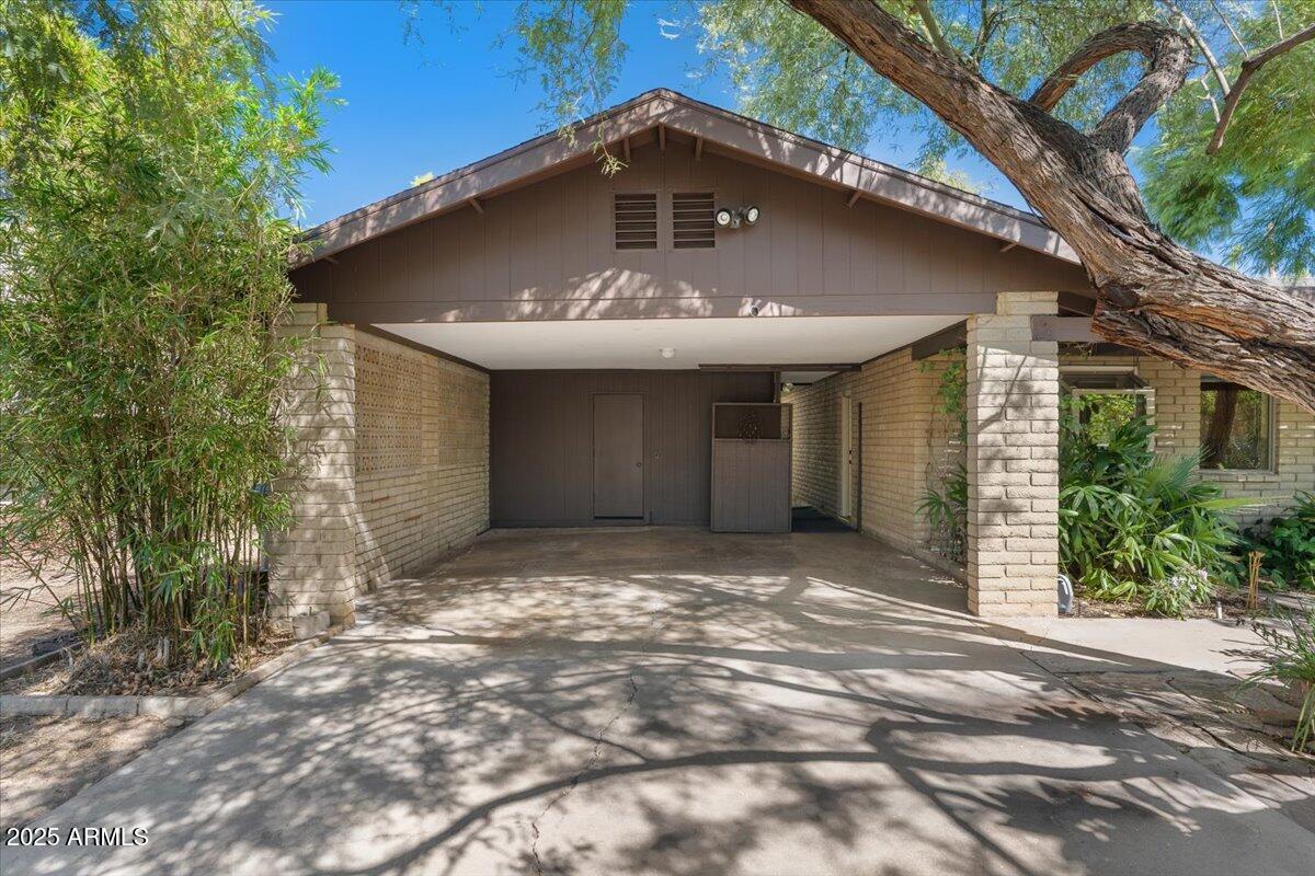 5410 E VERNON Avenue