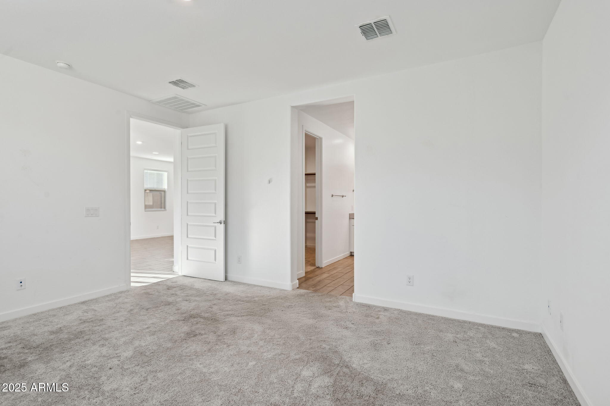 2527 W Hidalgo Avenue