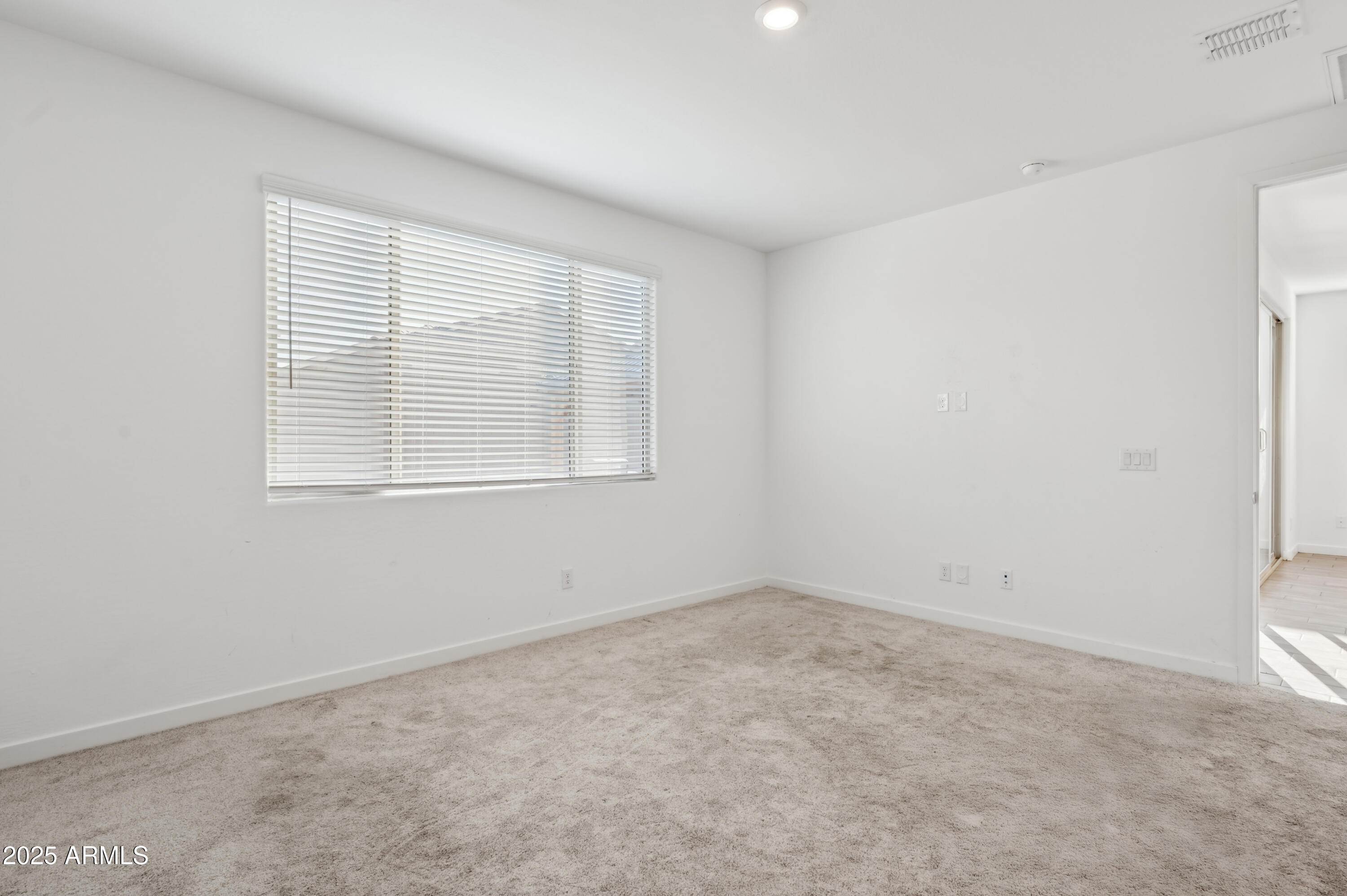 2527 W Hidalgo Avenue