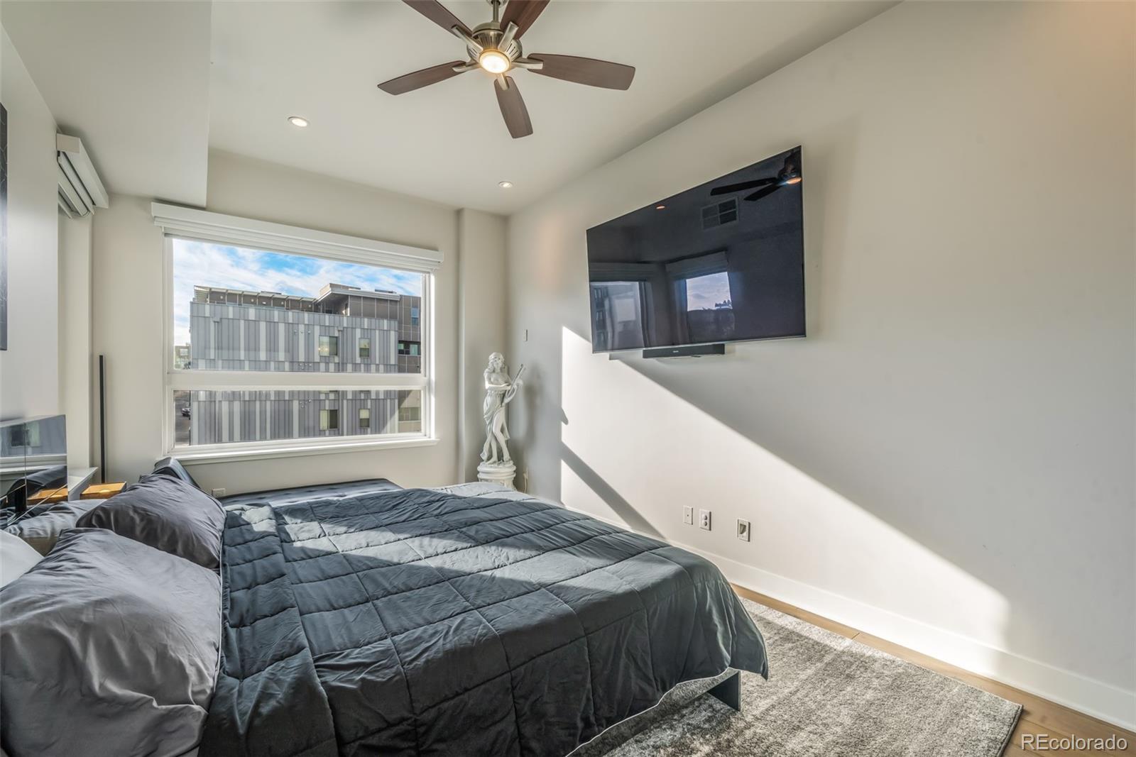 1737 Central Street Unit: 501