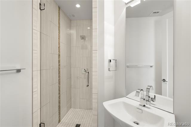 1737 Central Street Unit: 501