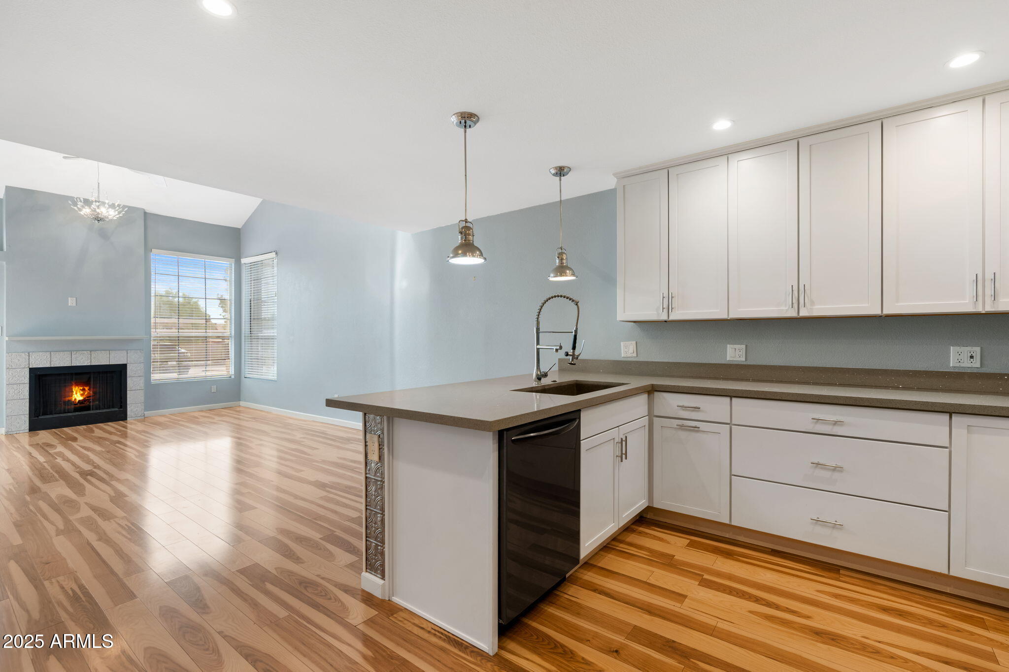 1717 E UNION HILLS Drive 1044