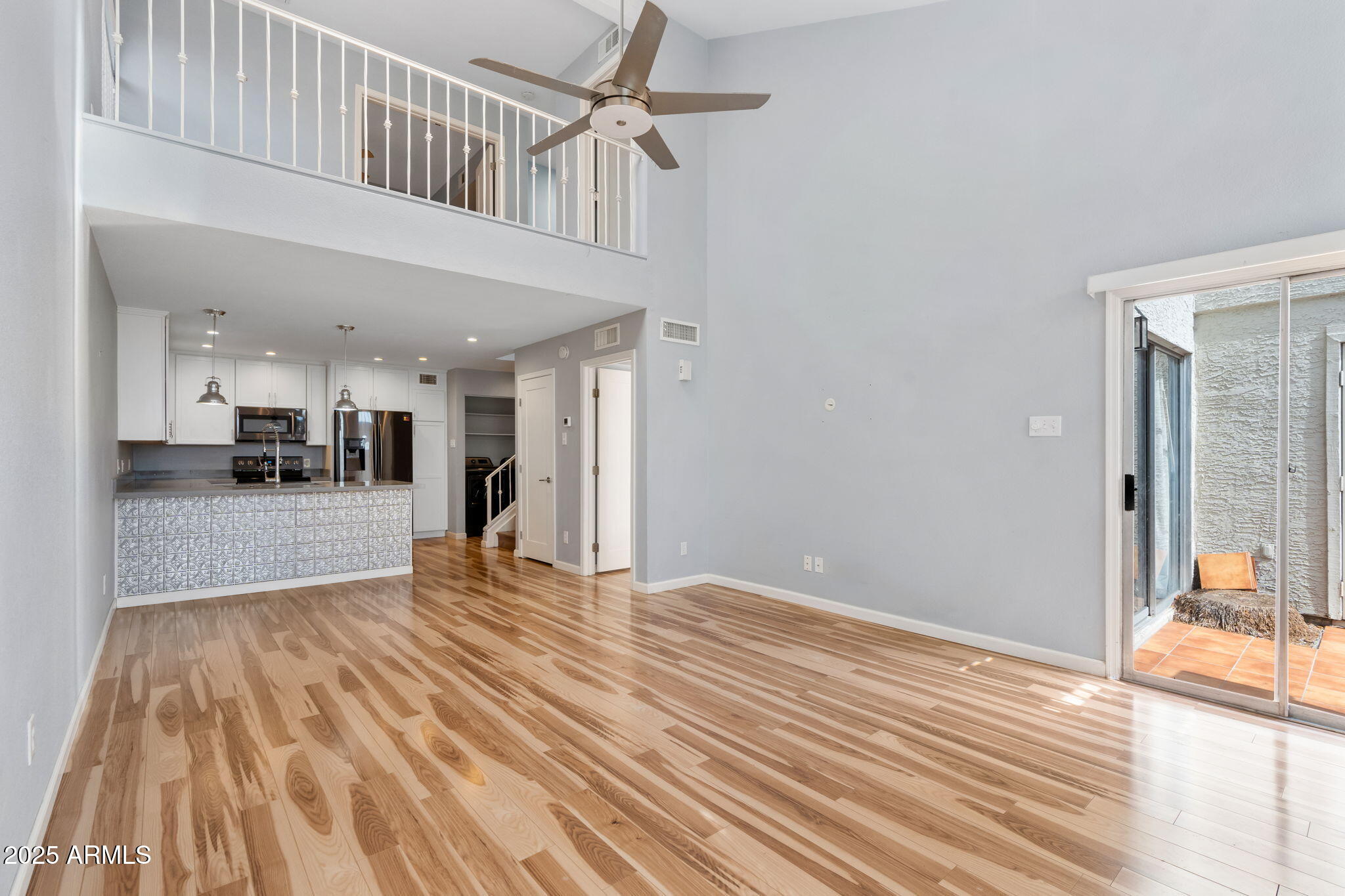 1717 E UNION HILLS Drive 1044