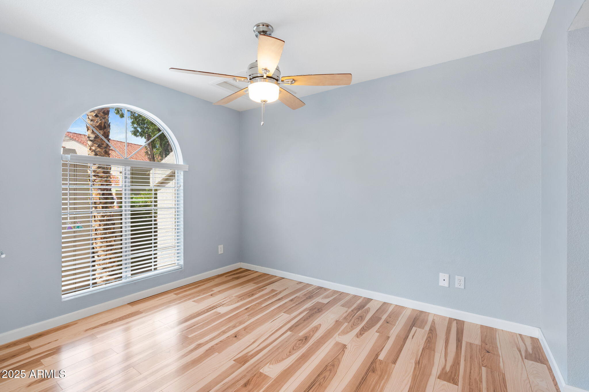 1717 E UNION HILLS Drive 1044