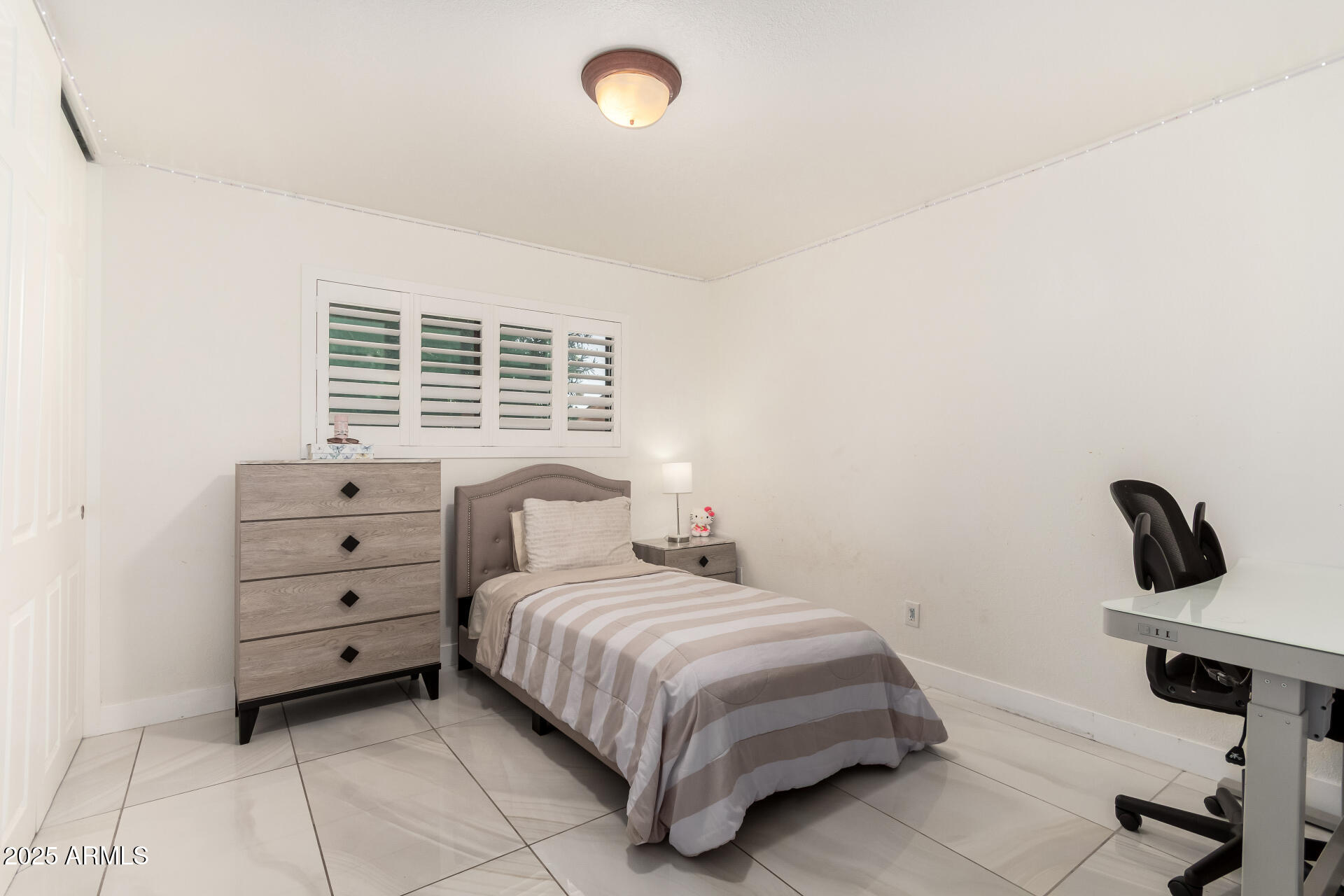 8611 E GARFIELD Street