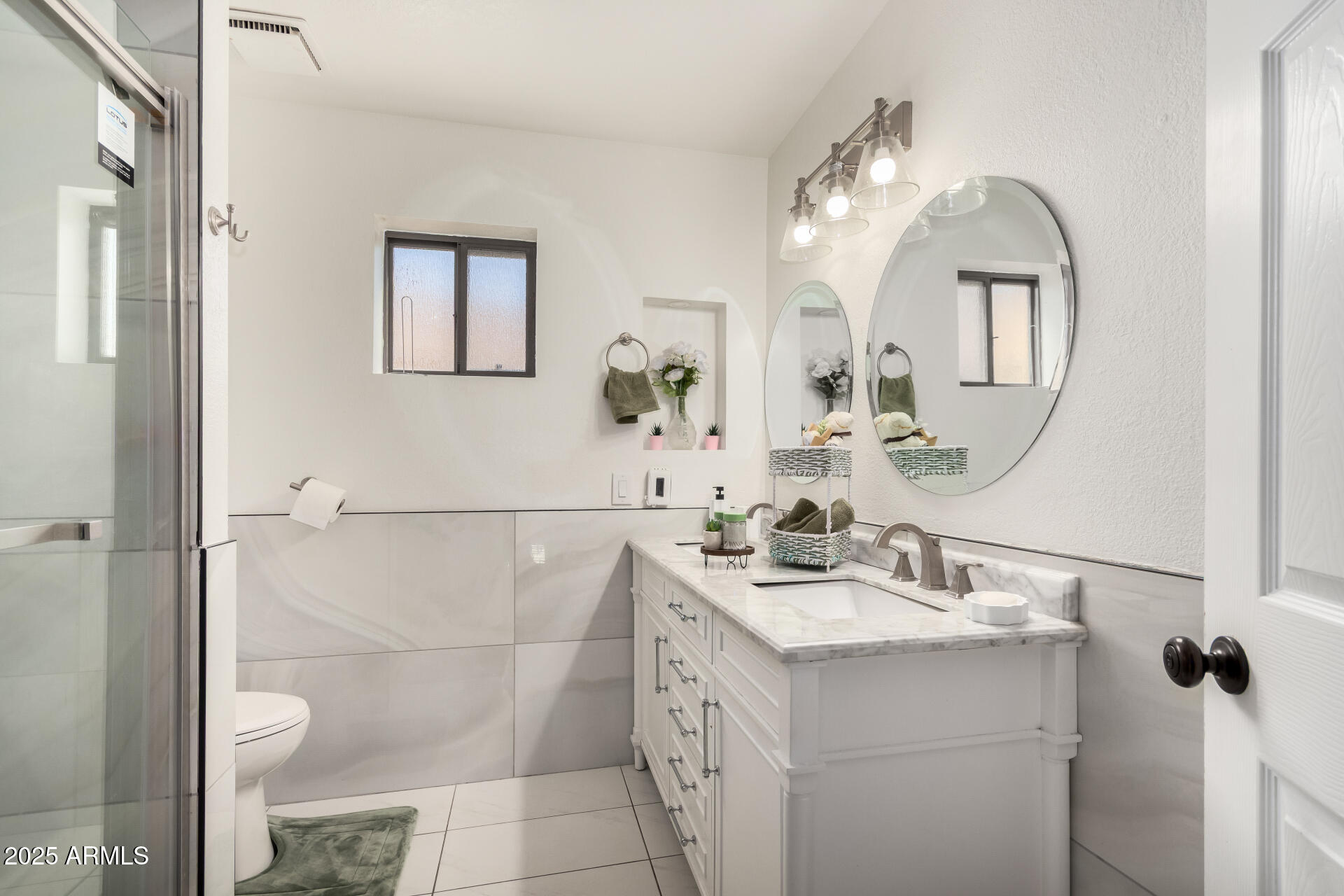 8611 E GARFIELD Street