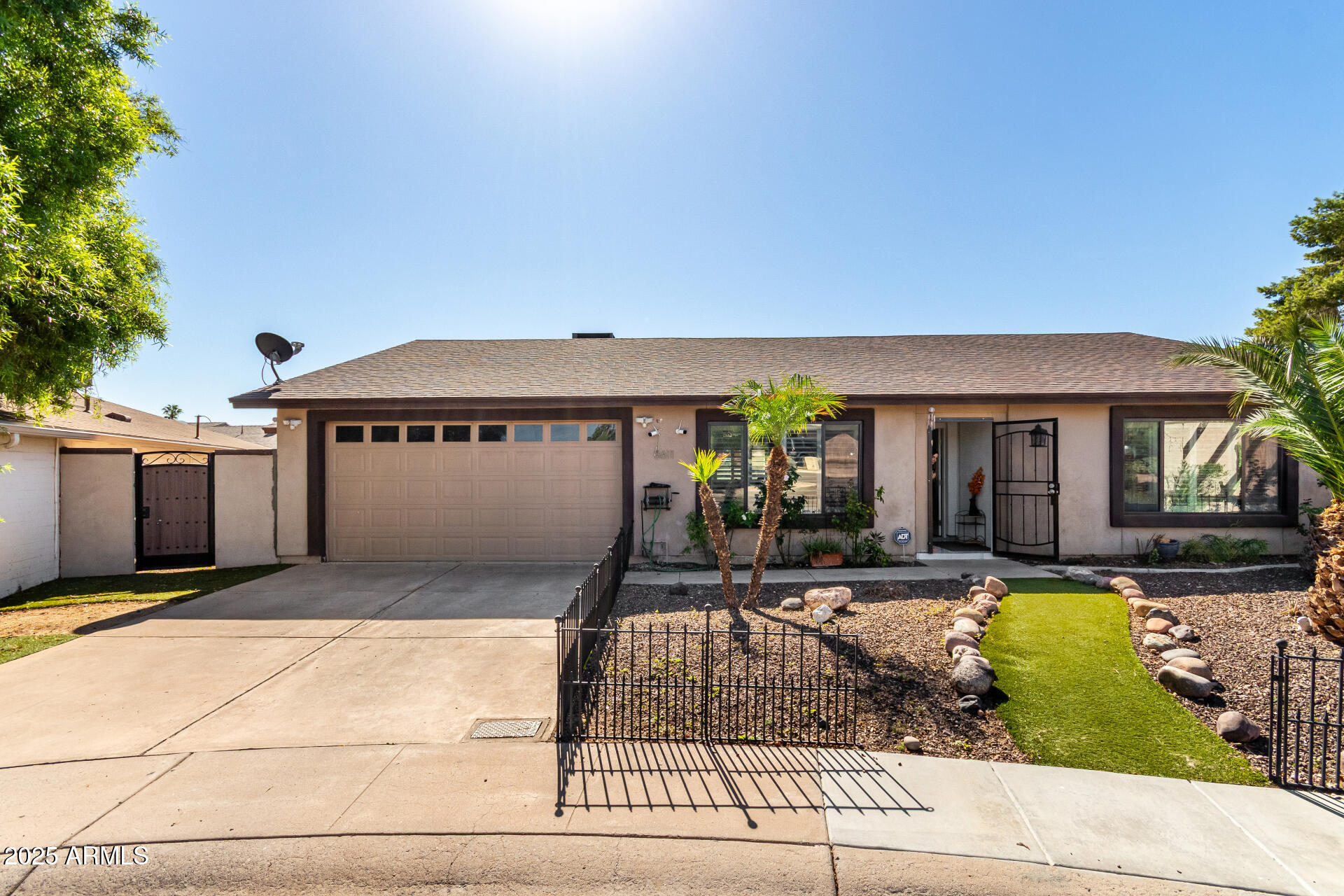 8611 E GARFIELD Street