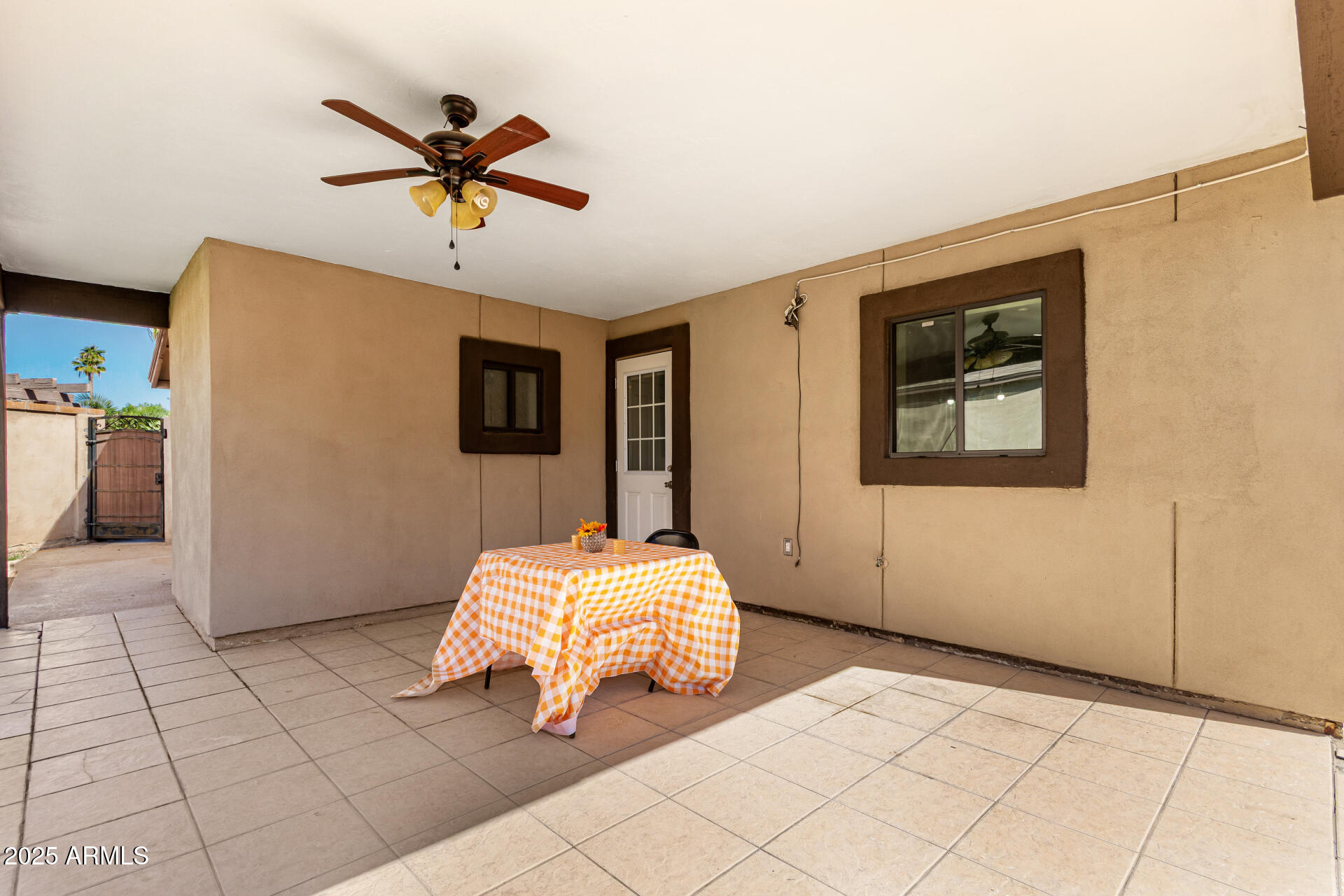 8611 E GARFIELD Street