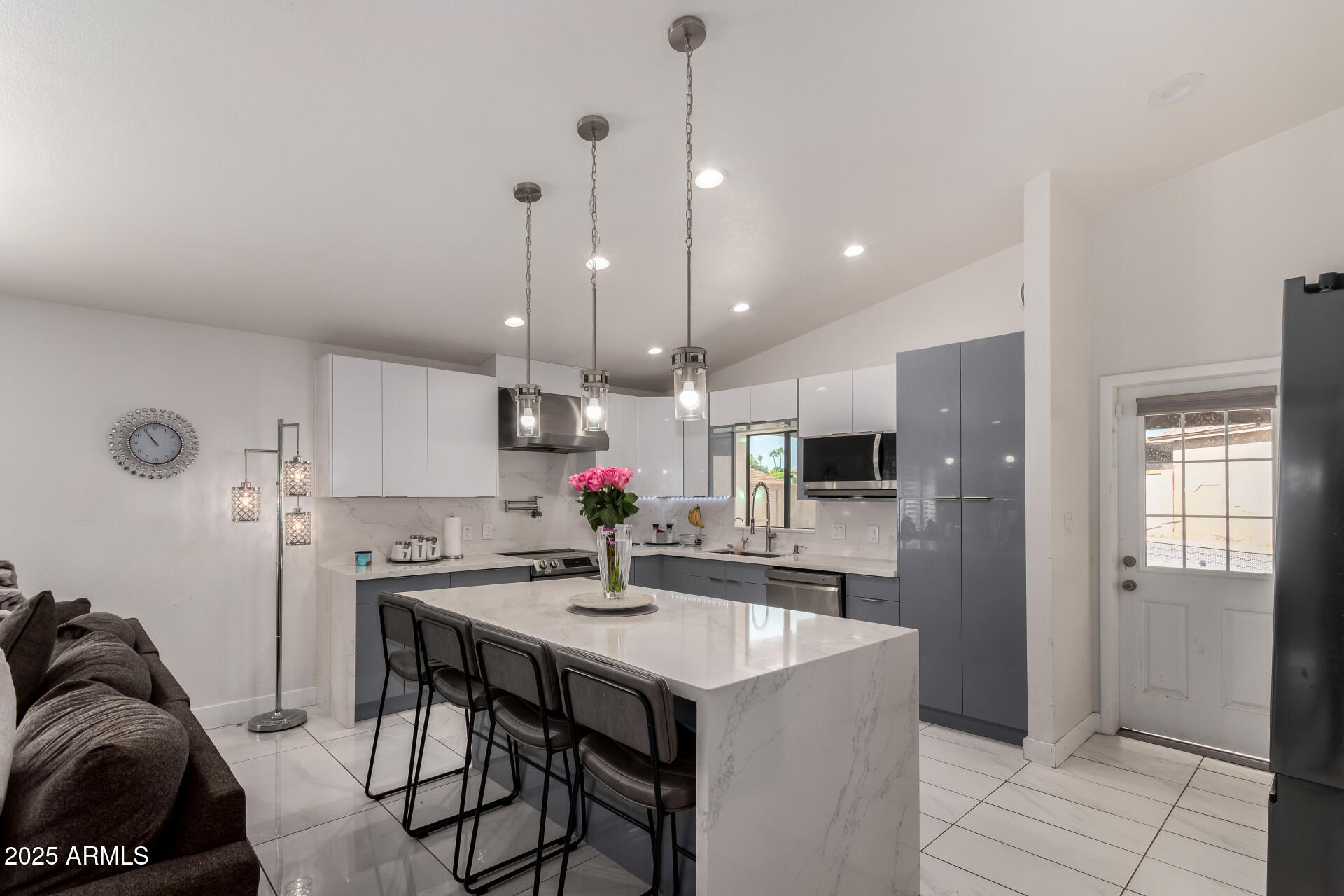 8611 E GARFIELD Street