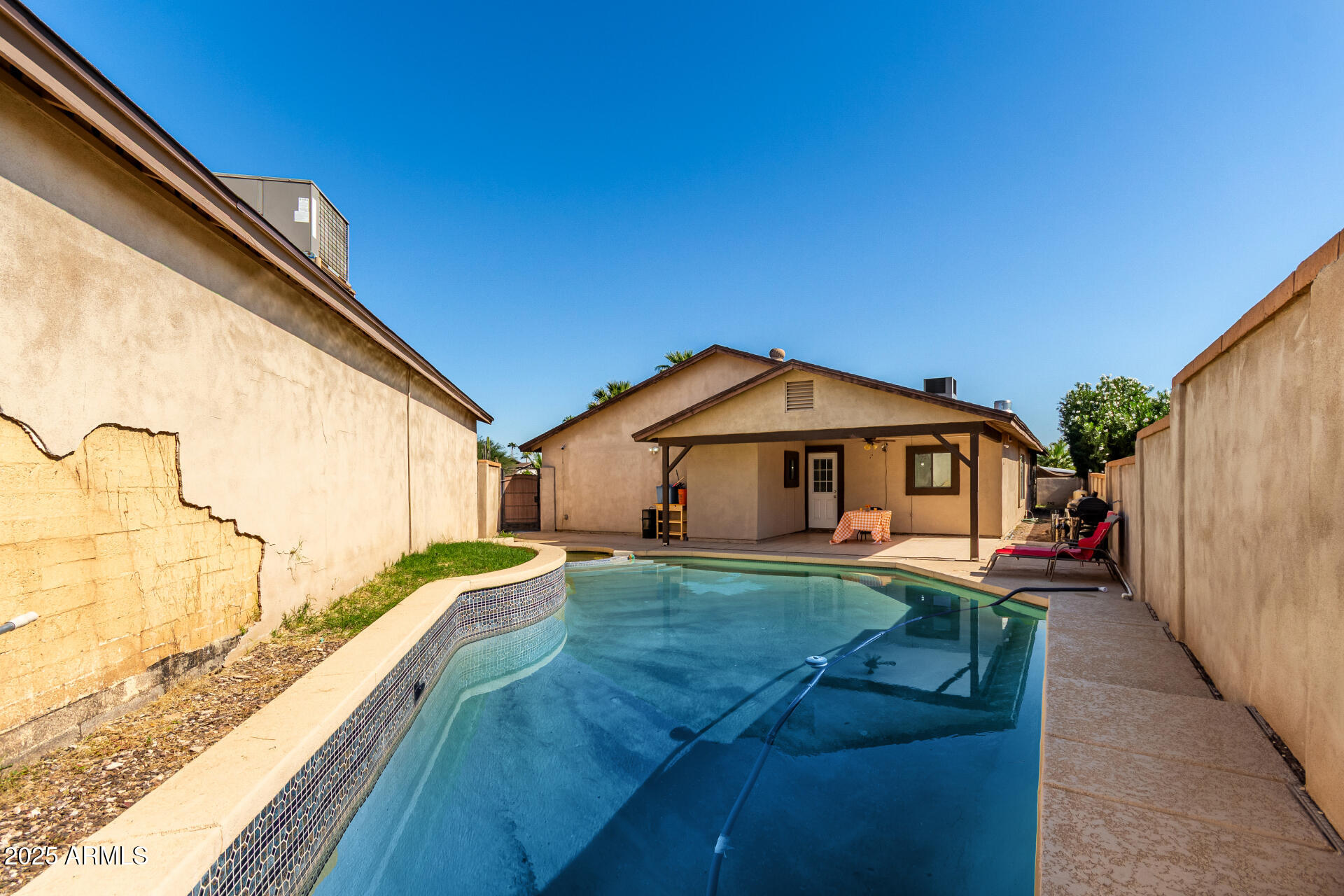 8611 E GARFIELD Street