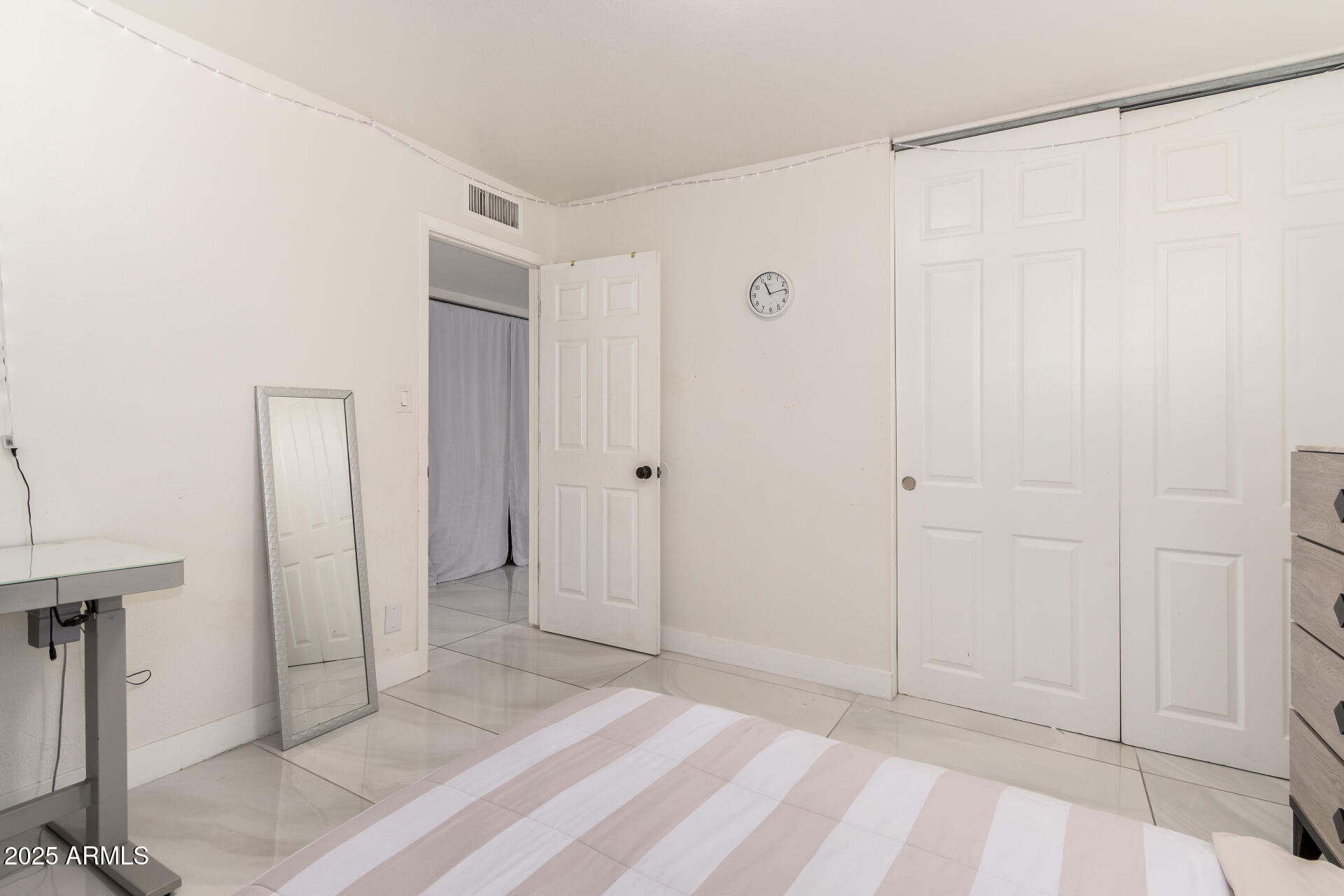 8611 E GARFIELD Street