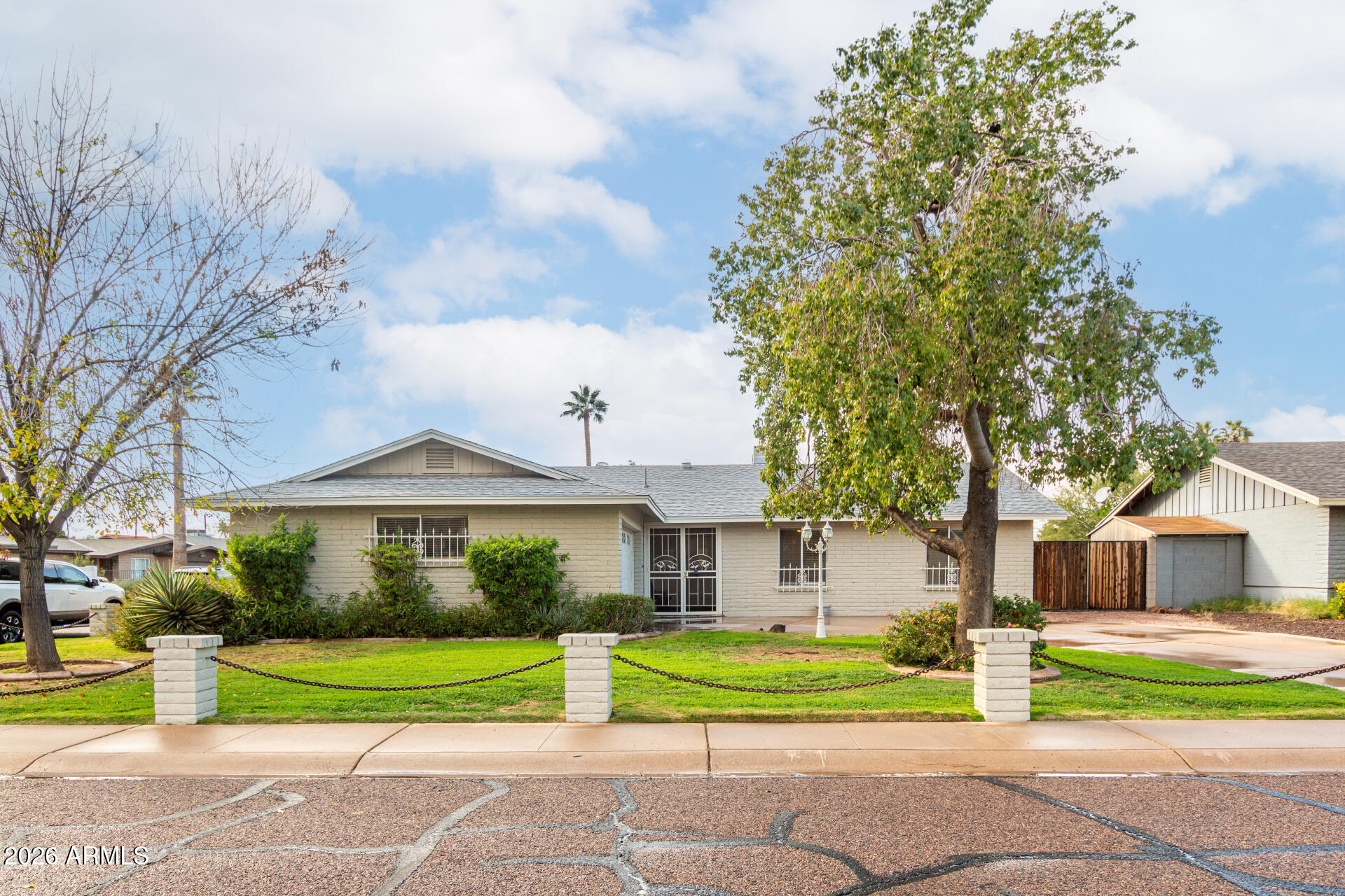 8126 N 16TH Drive