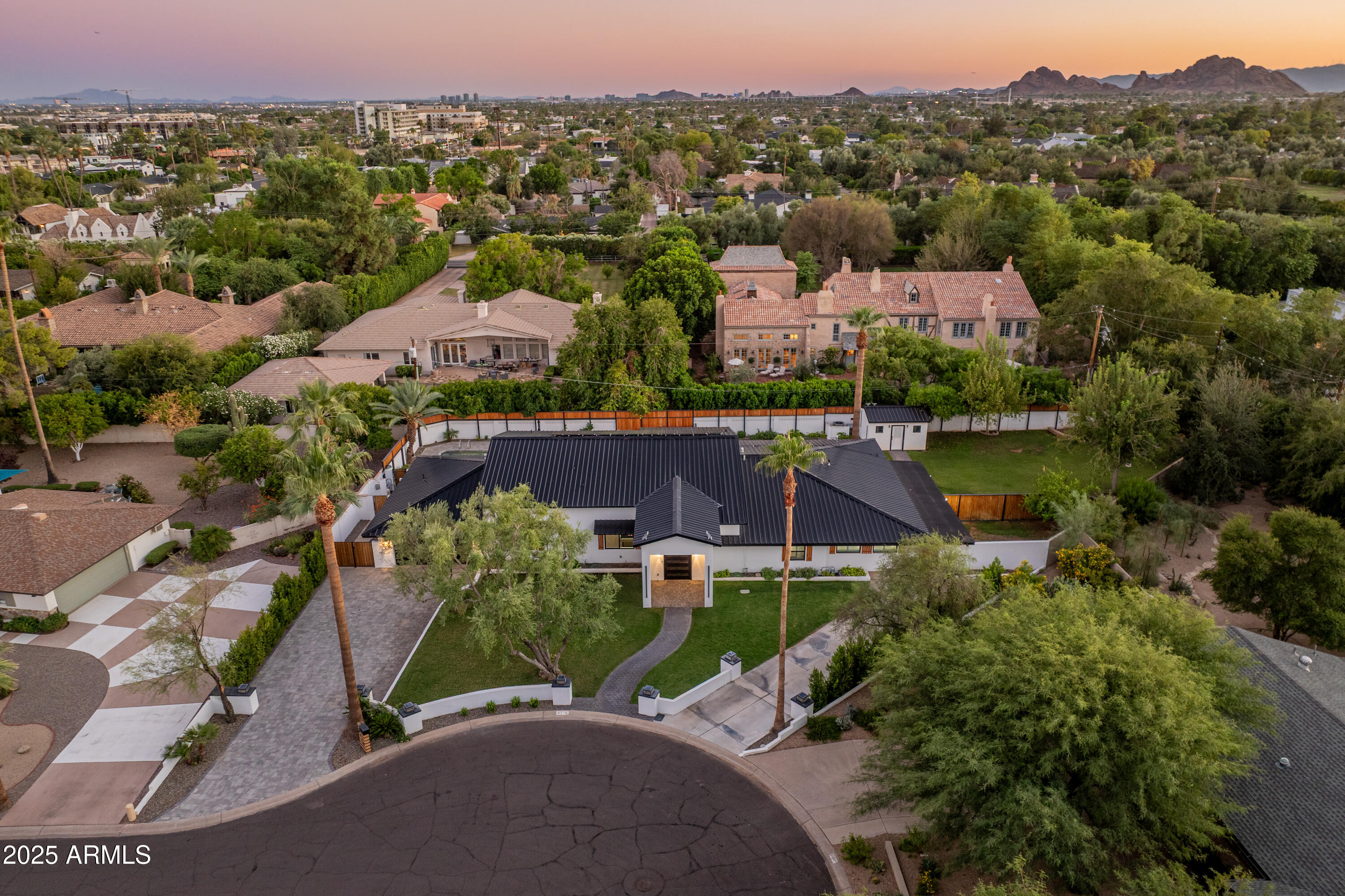 6715 E MONTECITO Avenue