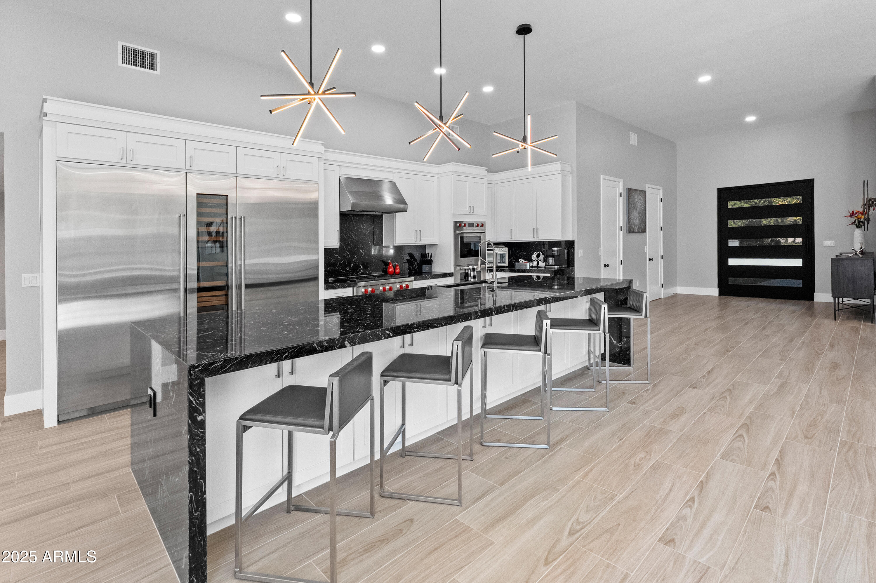 6715 E MONTECITO Avenue