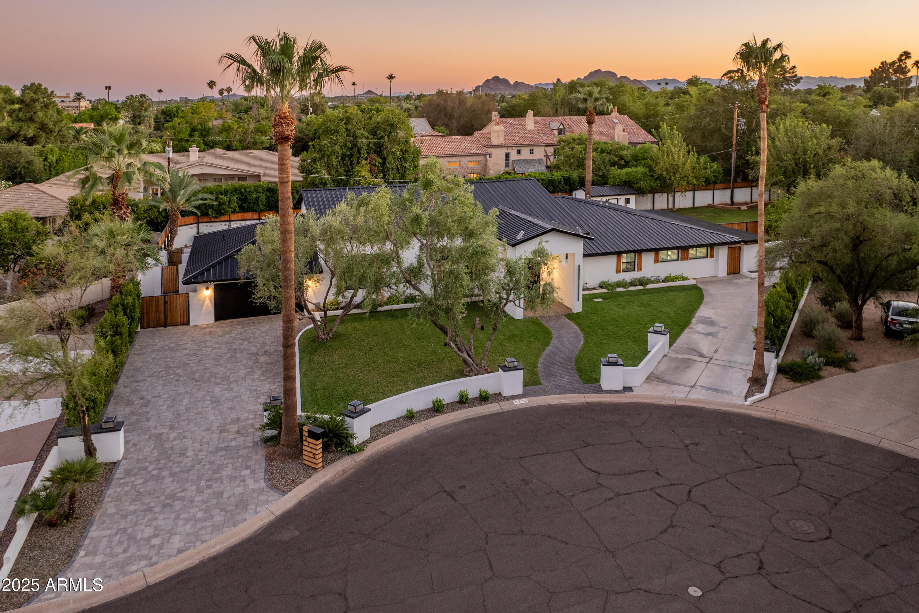 6715 E MONTECITO Avenue