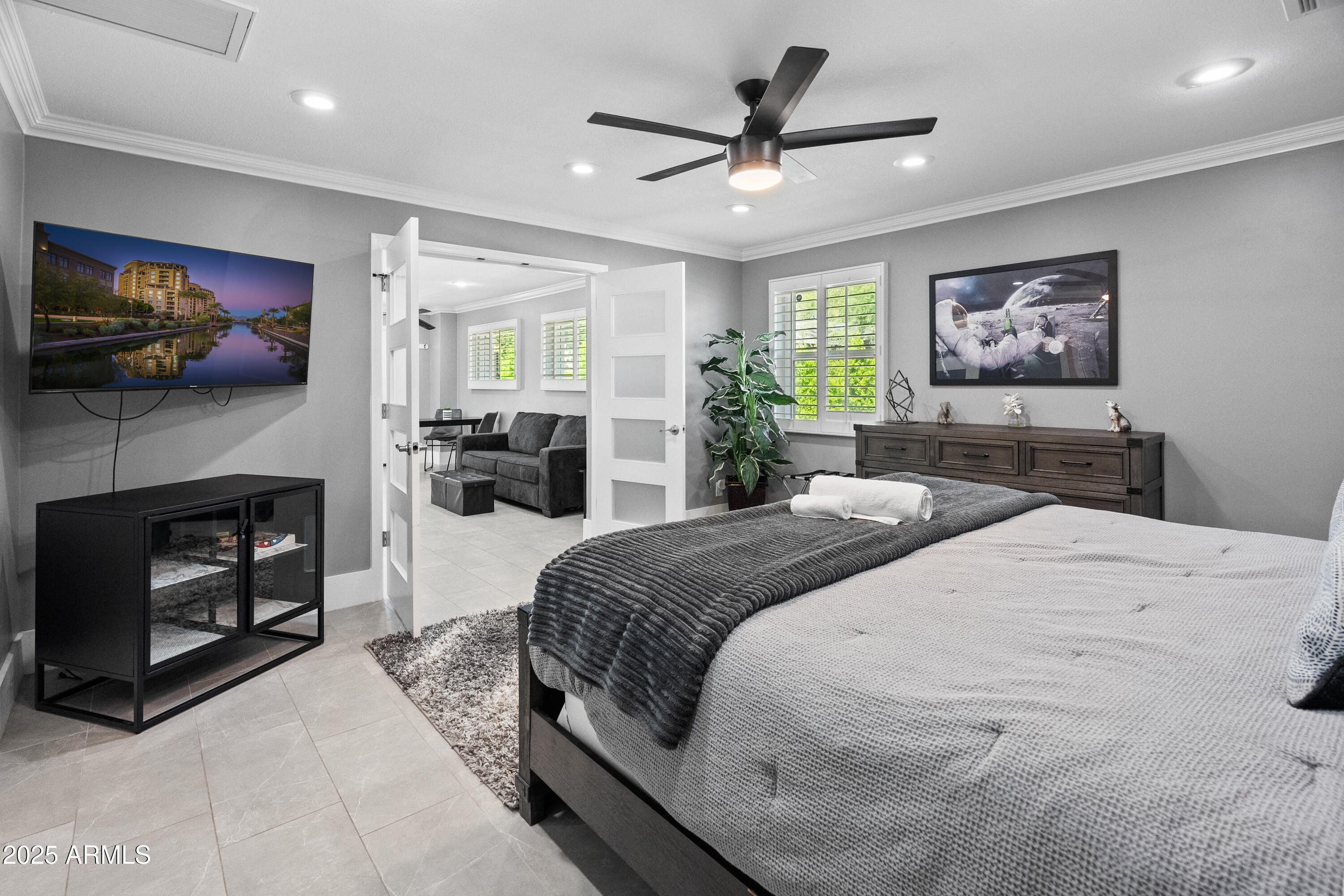 6715 E MONTECITO Avenue