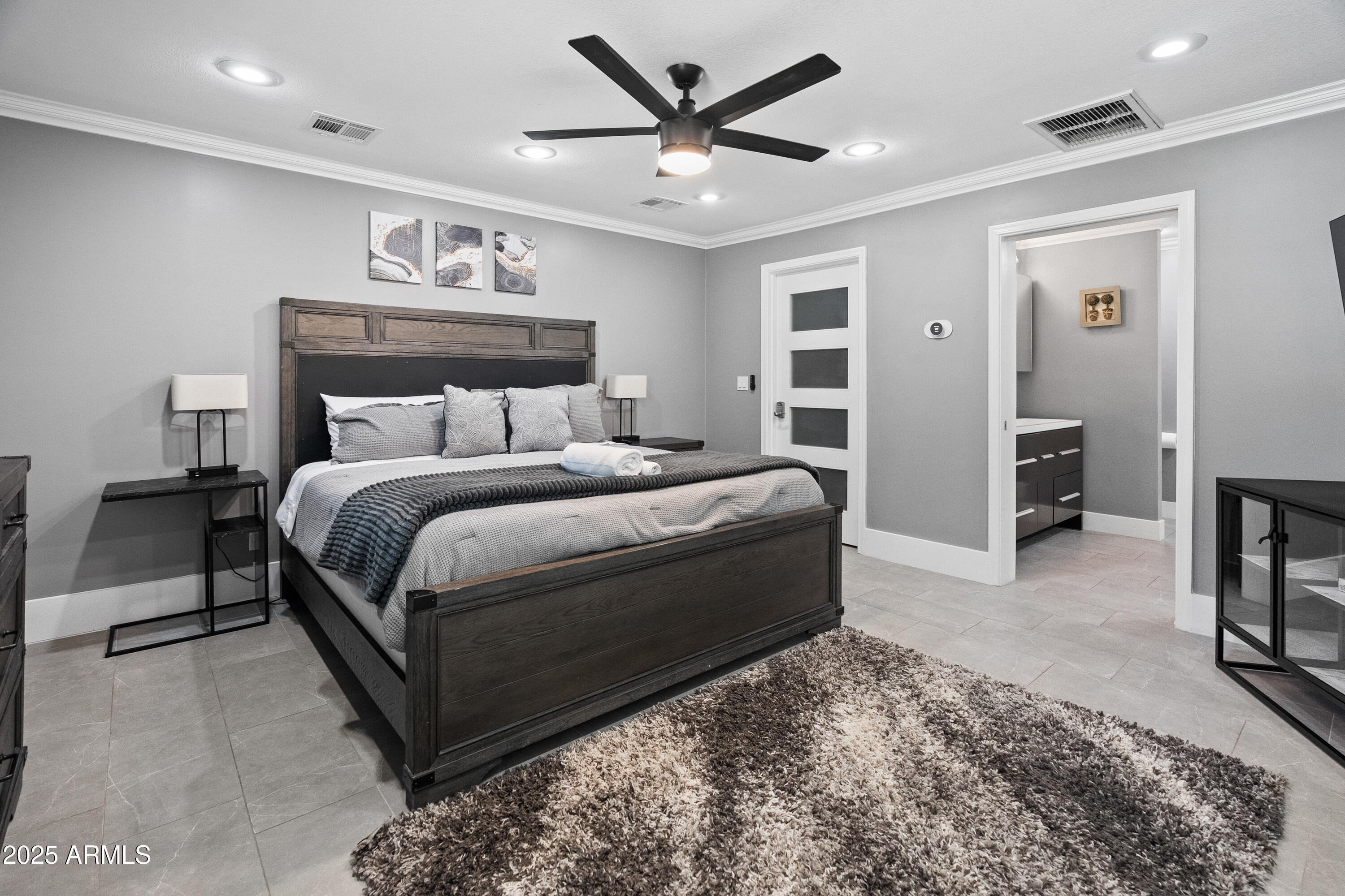 6715 E MONTECITO Avenue