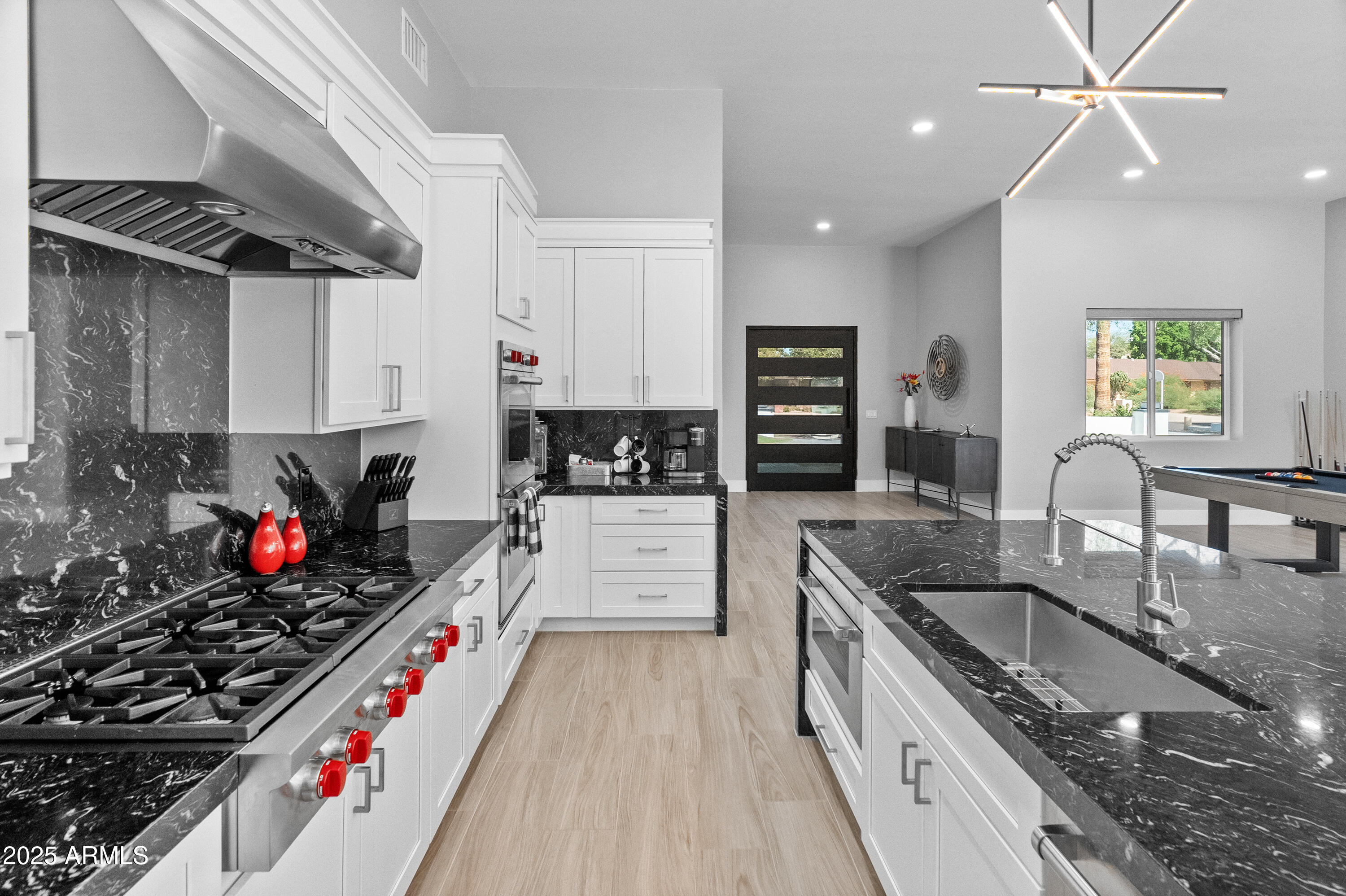 6715 E MONTECITO Avenue