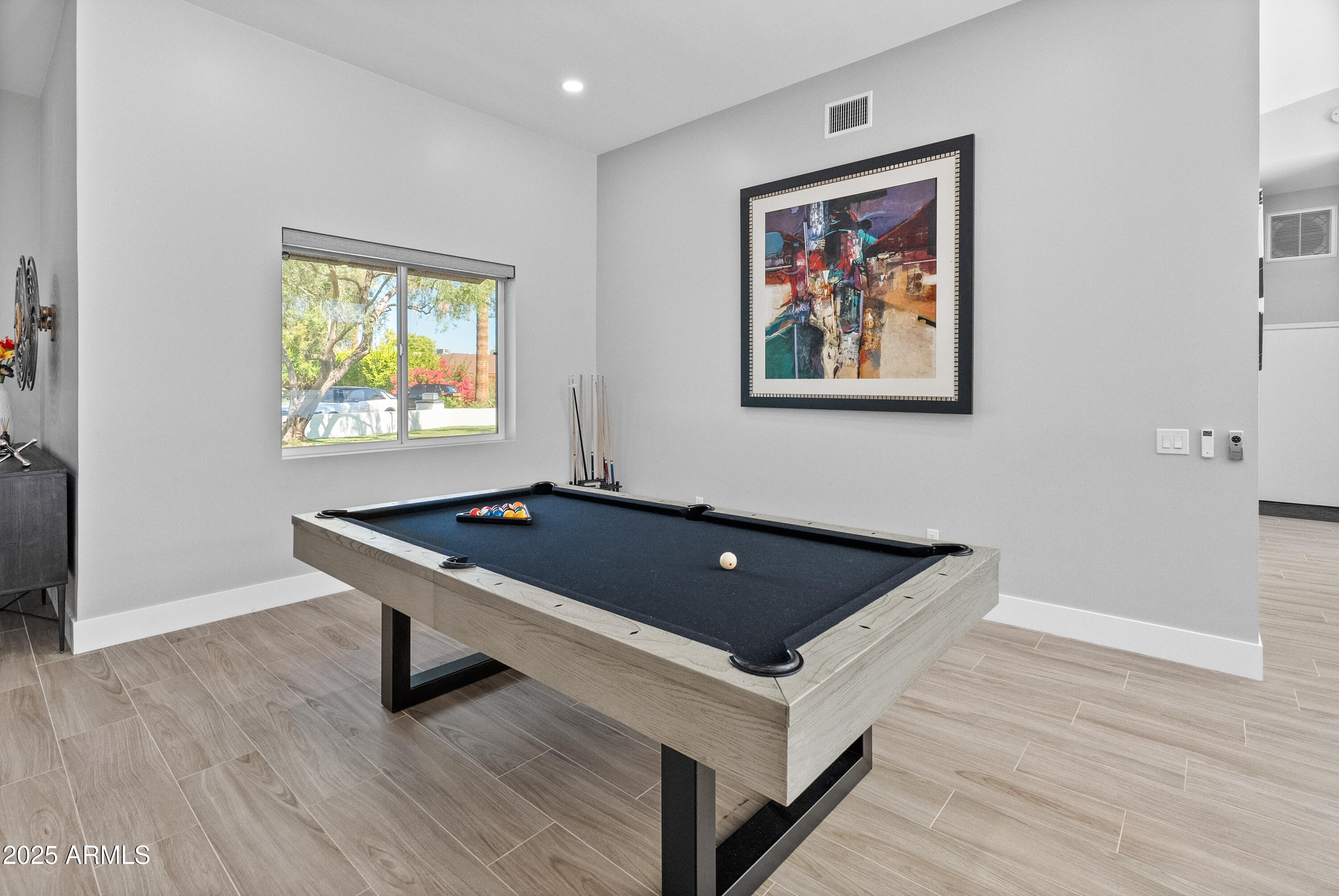 6715 E MONTECITO Avenue