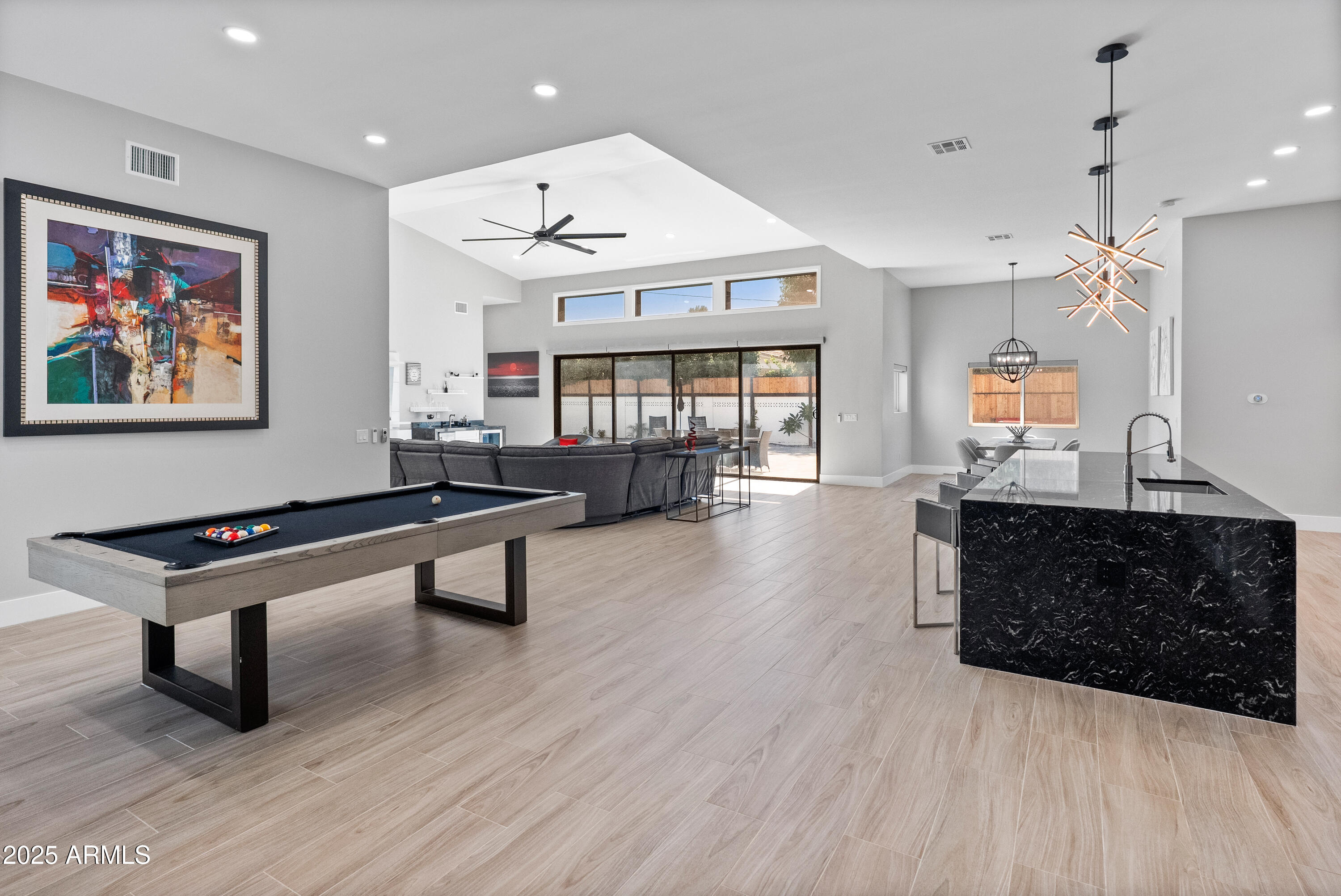 6715 E MONTECITO Avenue