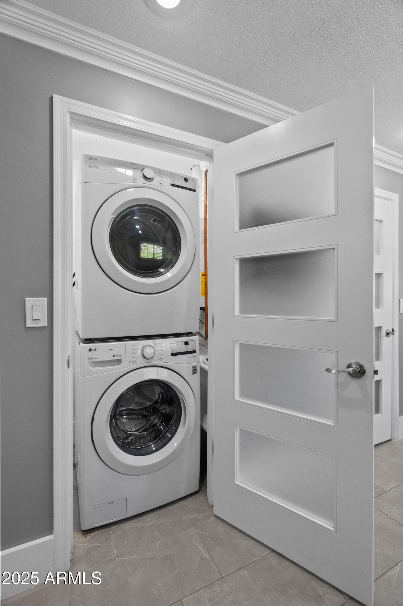 6715 E MONTECITO Avenue