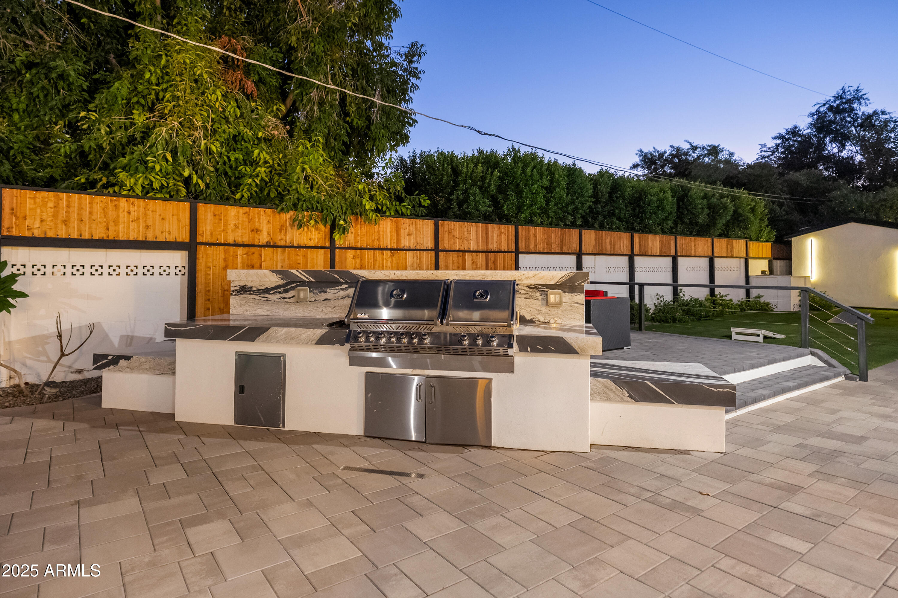 6715 E MONTECITO Avenue